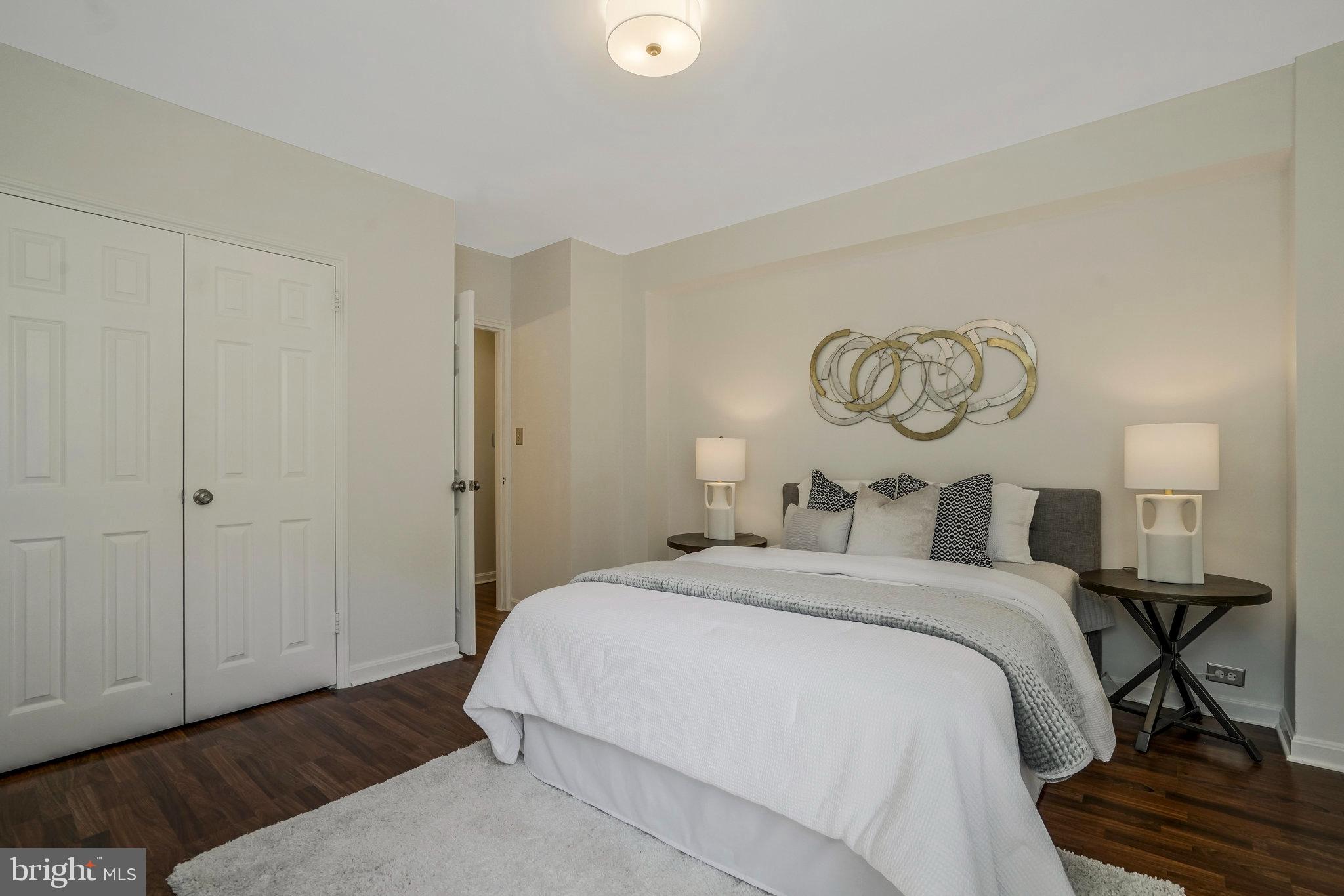 ARLINGTON OAKS - Residential