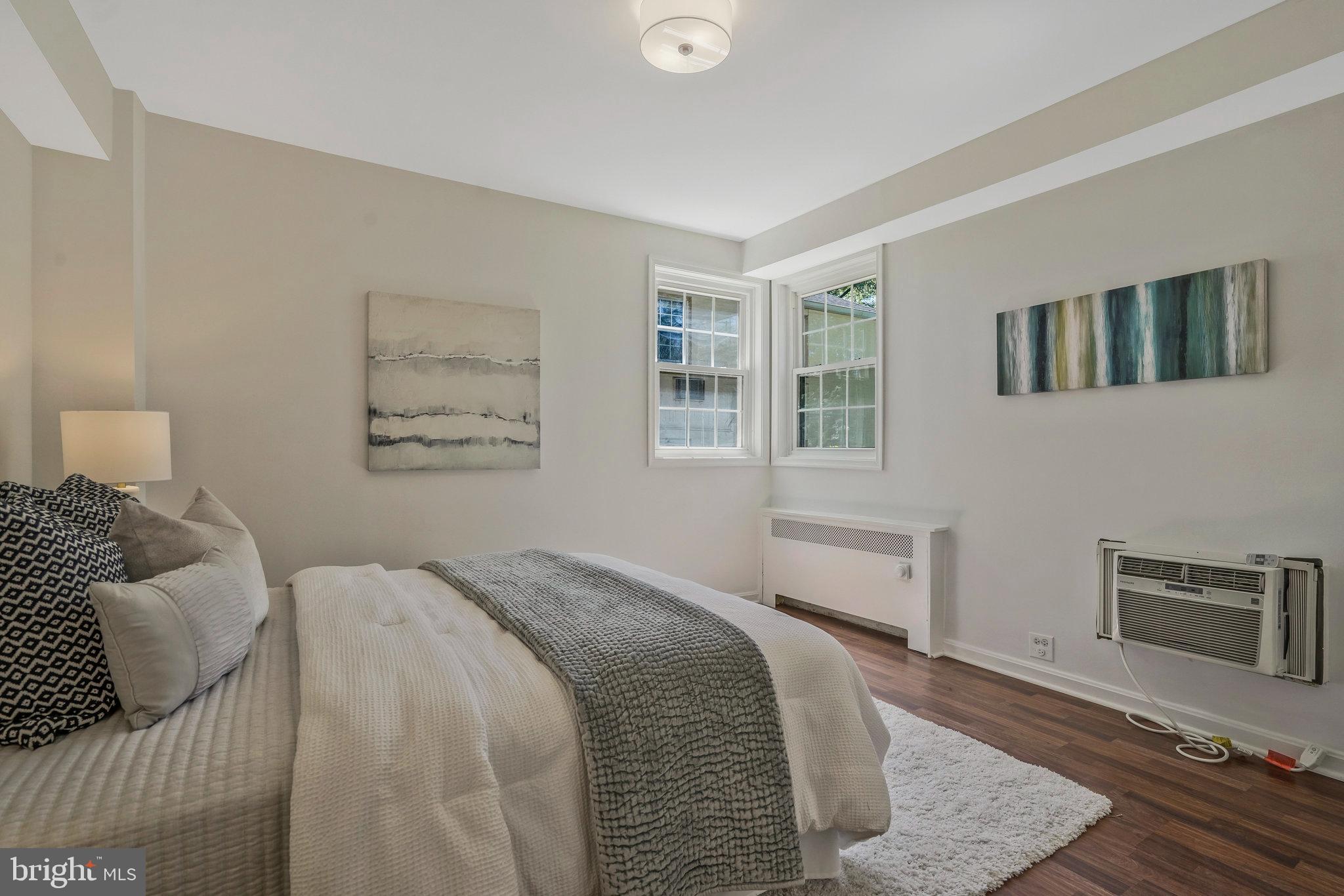 ARLINGTON OAKS - Residential