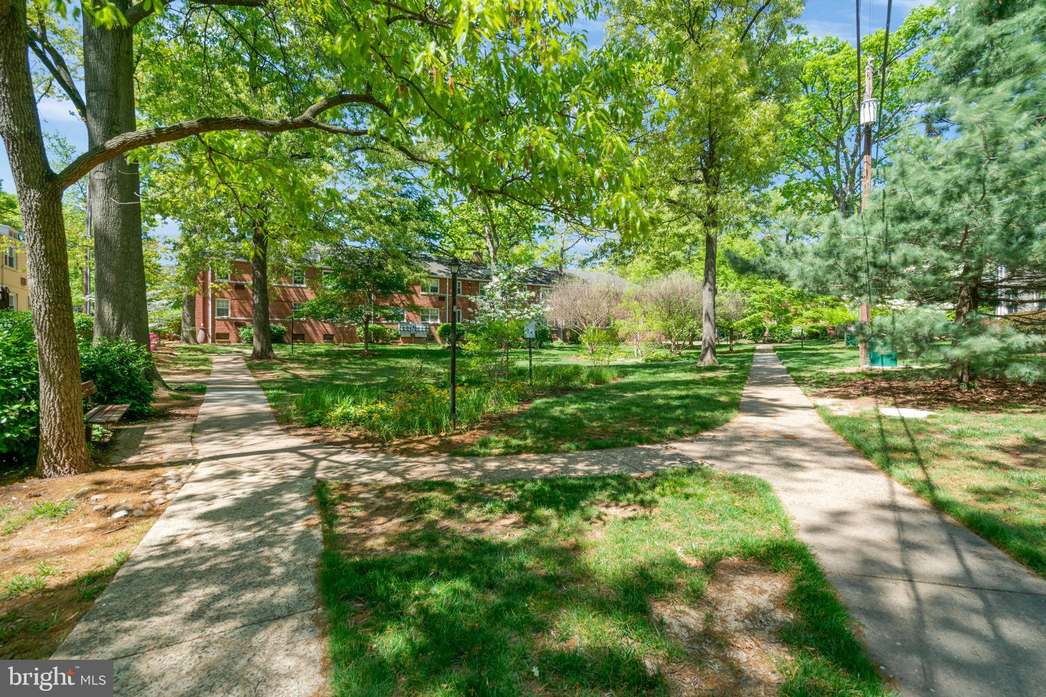 ARLINGTON OAKS - Residential