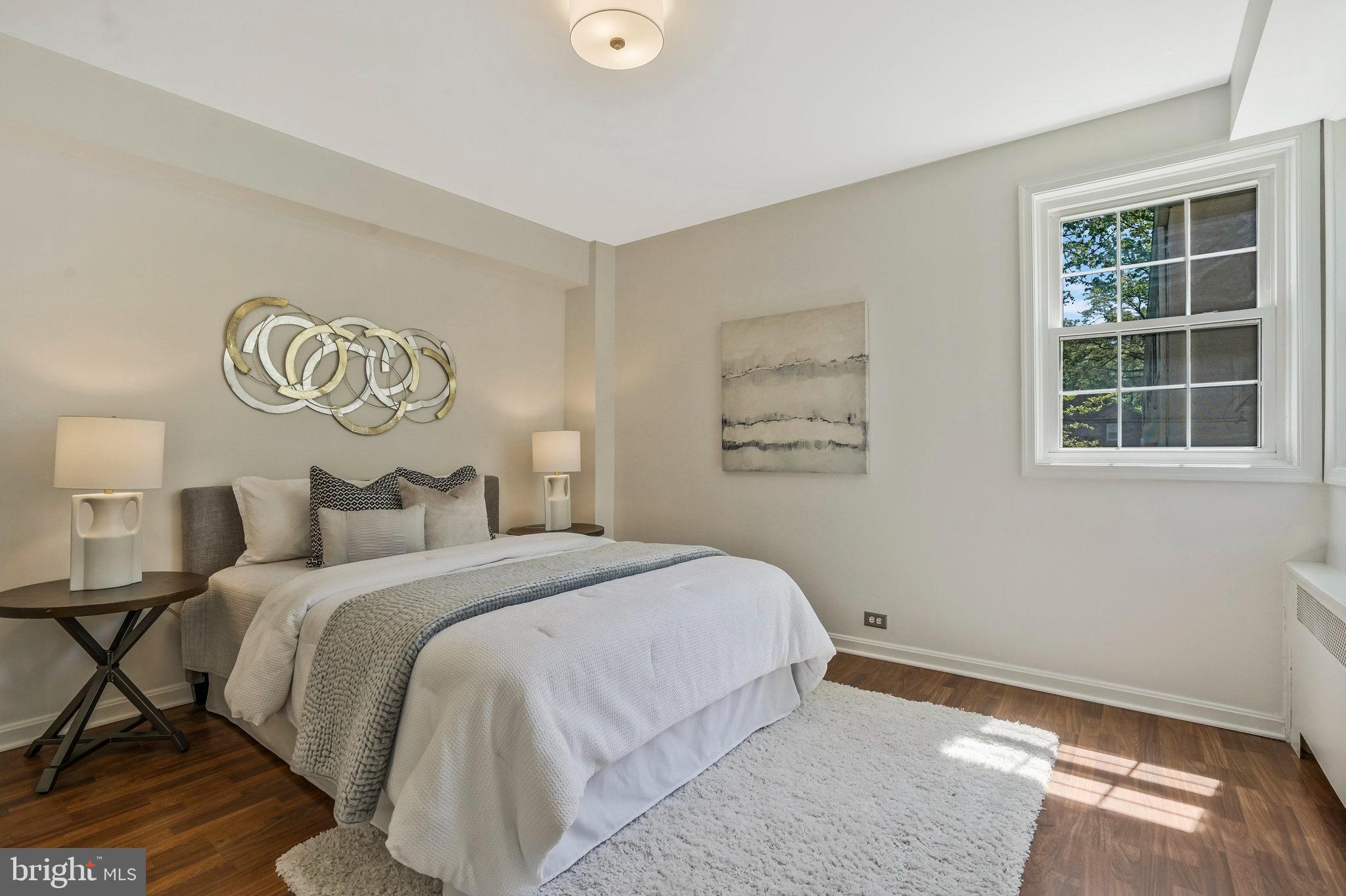 ARLINGTON OAKS - Residential