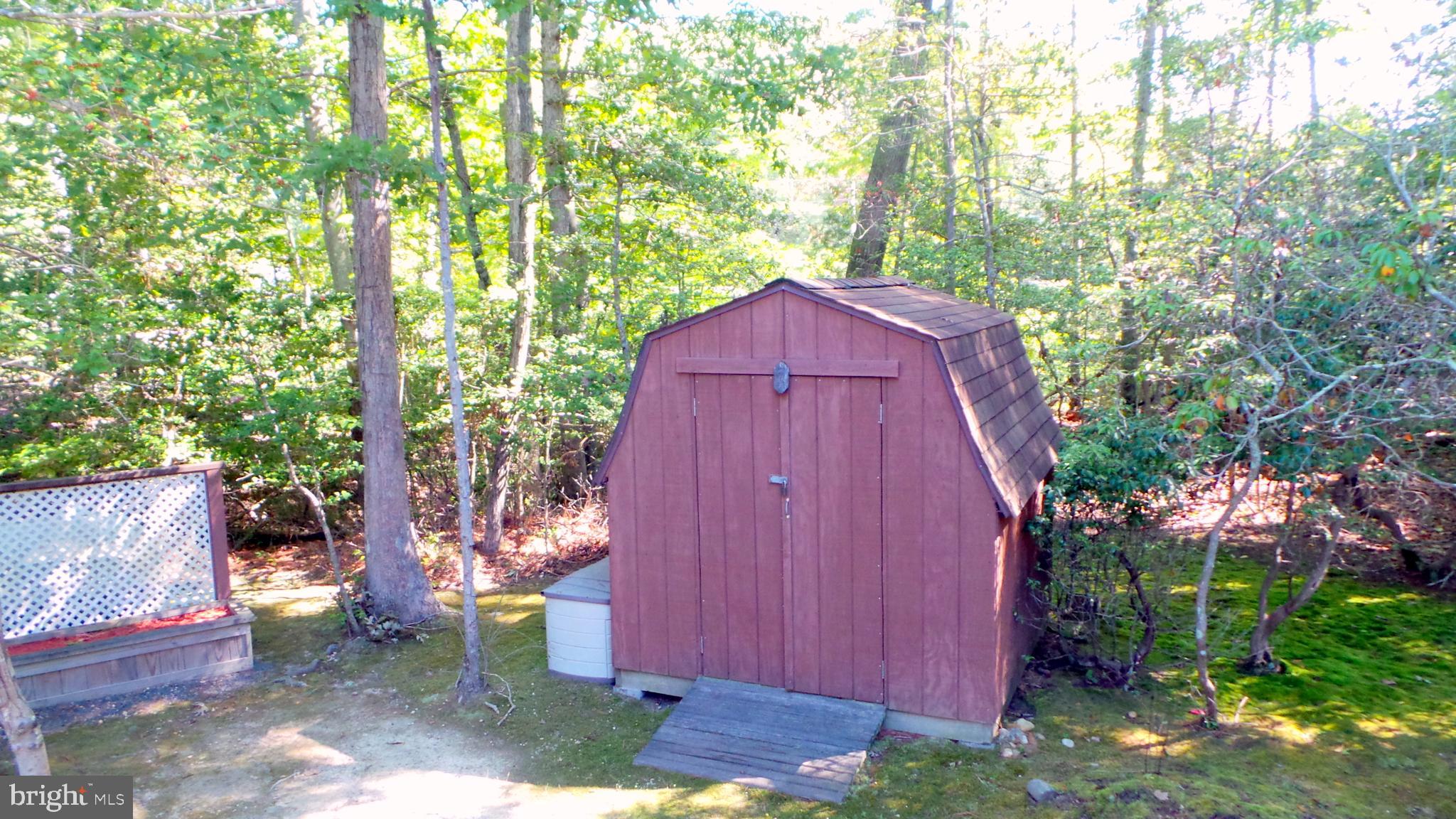 BACK CREEK WOODS - Residential