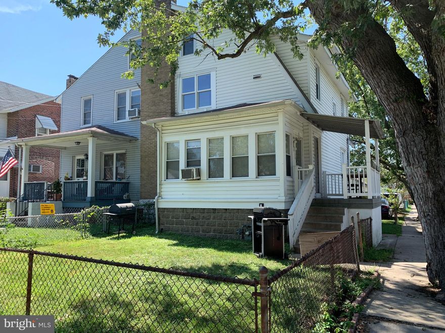 Nice duplex in Glenolden Borough, zoned R2 Residential (Medium Density Residential). 1 bedroom, 1 full bath apartment on lower level. Laundry located in basement. Tenant occupies lower unit. Fully renovated 2 bedroom 1 full bath apartment on upper level; includes kitchen, eat-in area, living room and laundry.