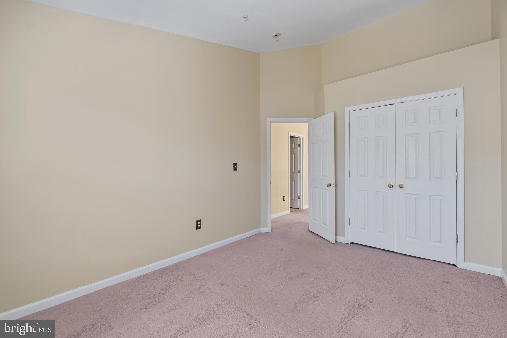 EATON SQUARE - Residential