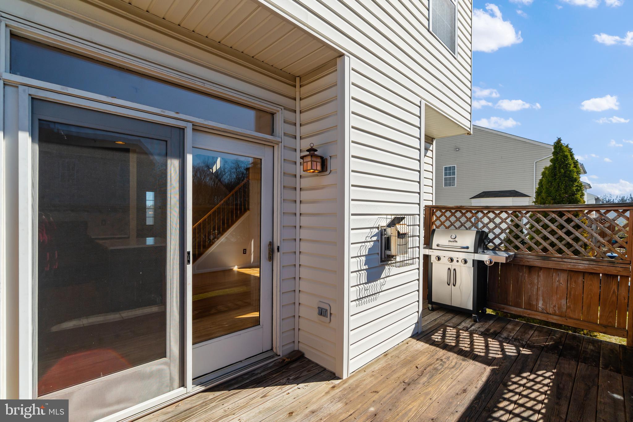 EATON SQUARE - Residential