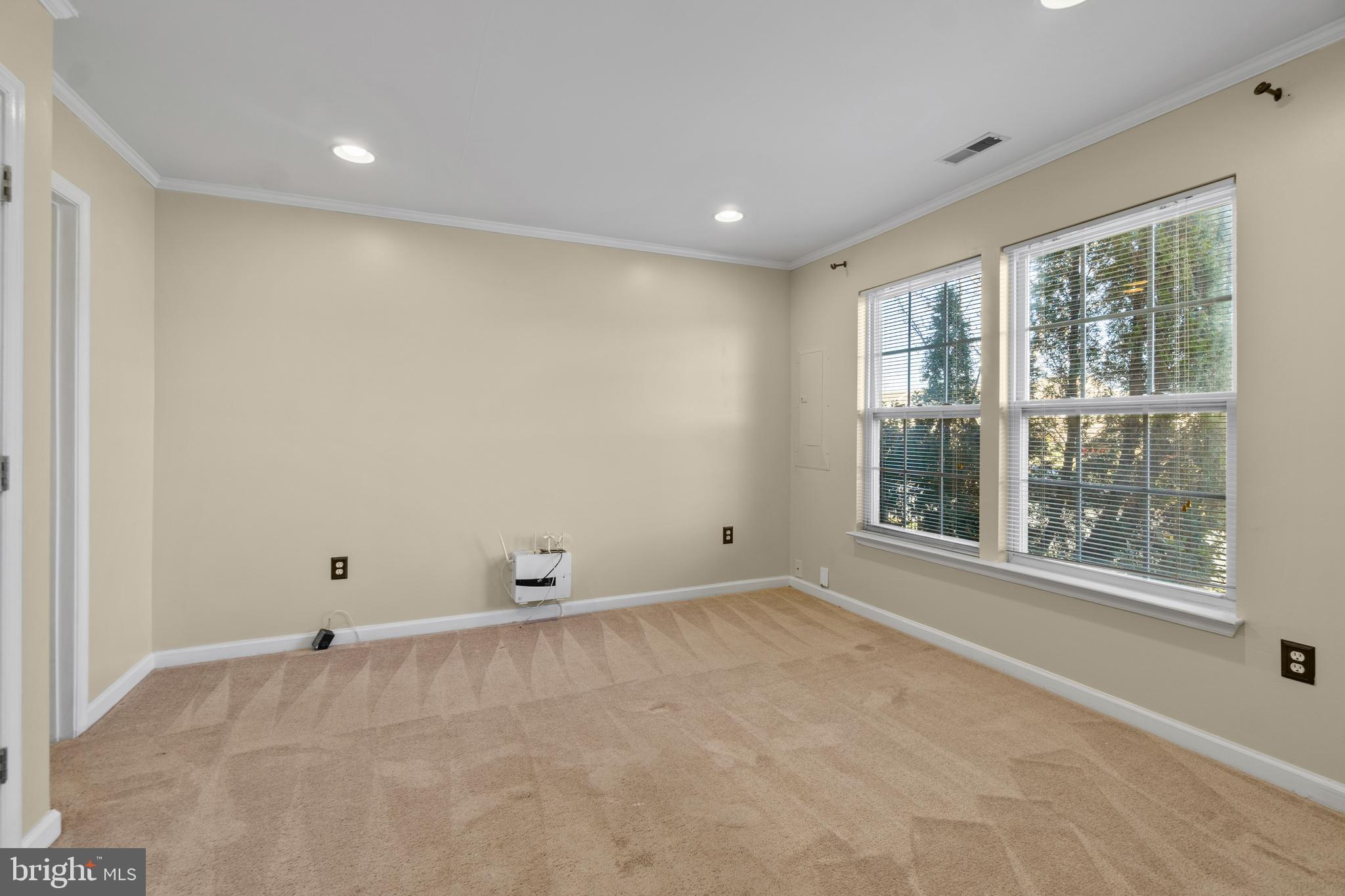 EATON SQUARE - Residential