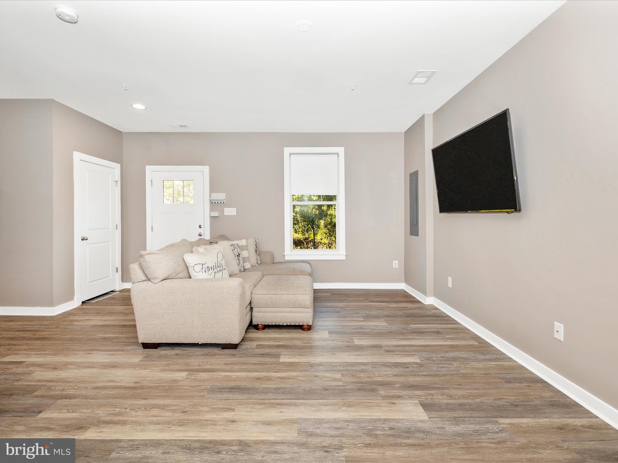 TUSCARORA CREEK - Residential