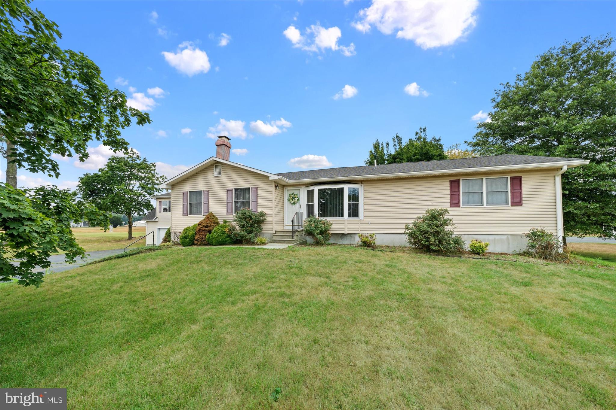 1285 TUXWARD ROAD