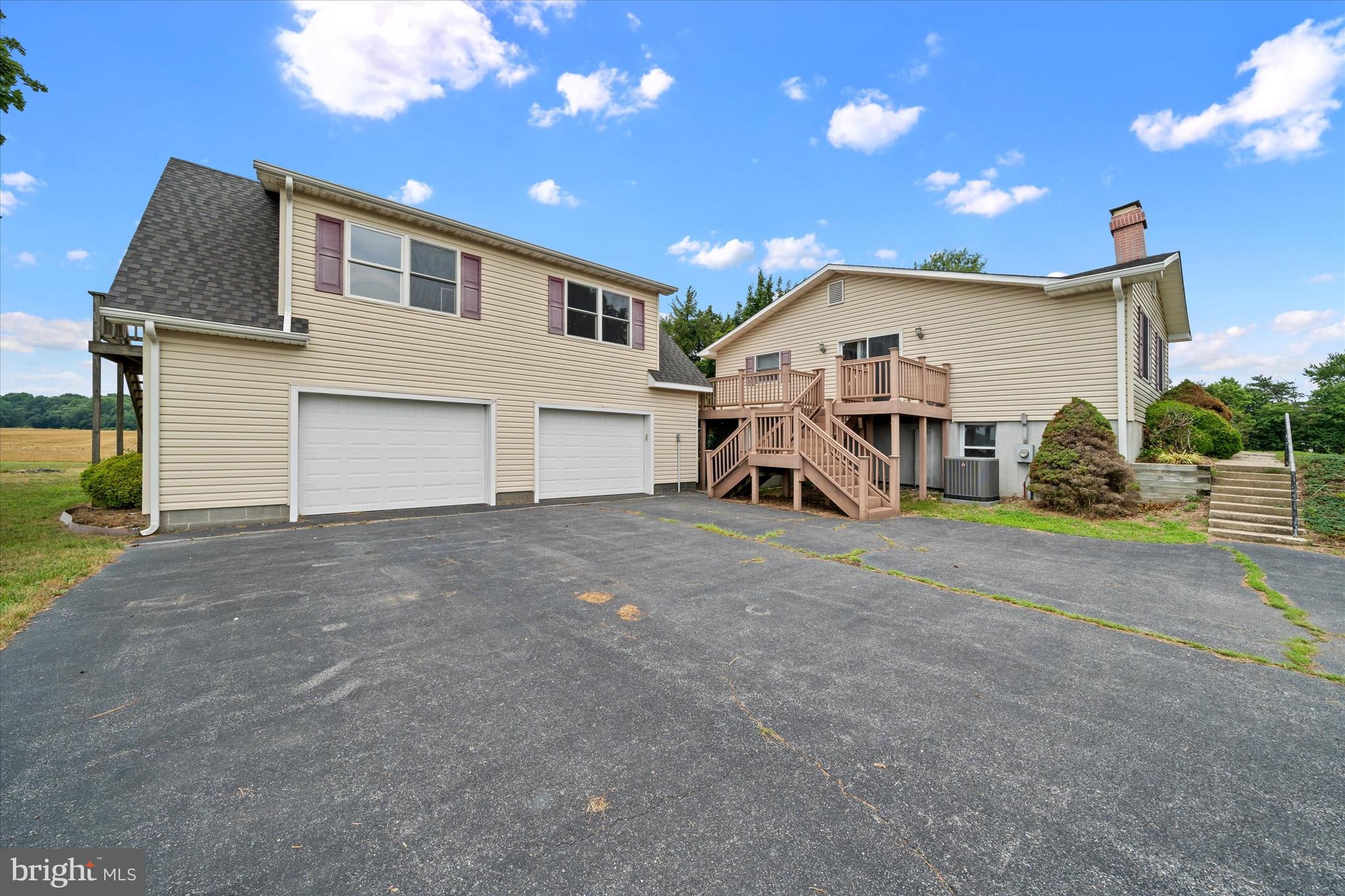 1285 TUXWARD ROAD