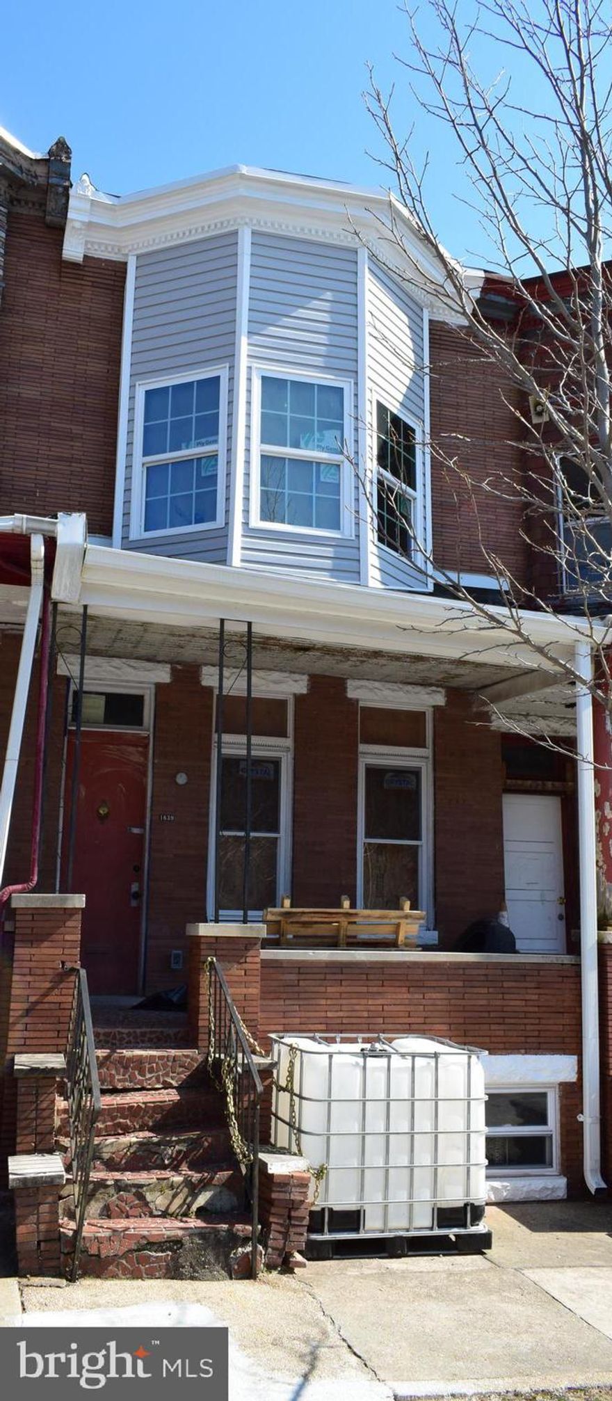 Attention investors! This is the perfect opportunity for a profitable flip or strong cash-flow rental. Solid upside potential with plenty of value-add opportunities. Great bones and ready for your vision — renovate and resell for a strong return or hold as a long-term income-producing property. Investor-friendly layout with excellent potential to maximize ARV and rental income.  Being sold AS-IS. Don’t miss this chance to add a high-performing asset to your portfolio!