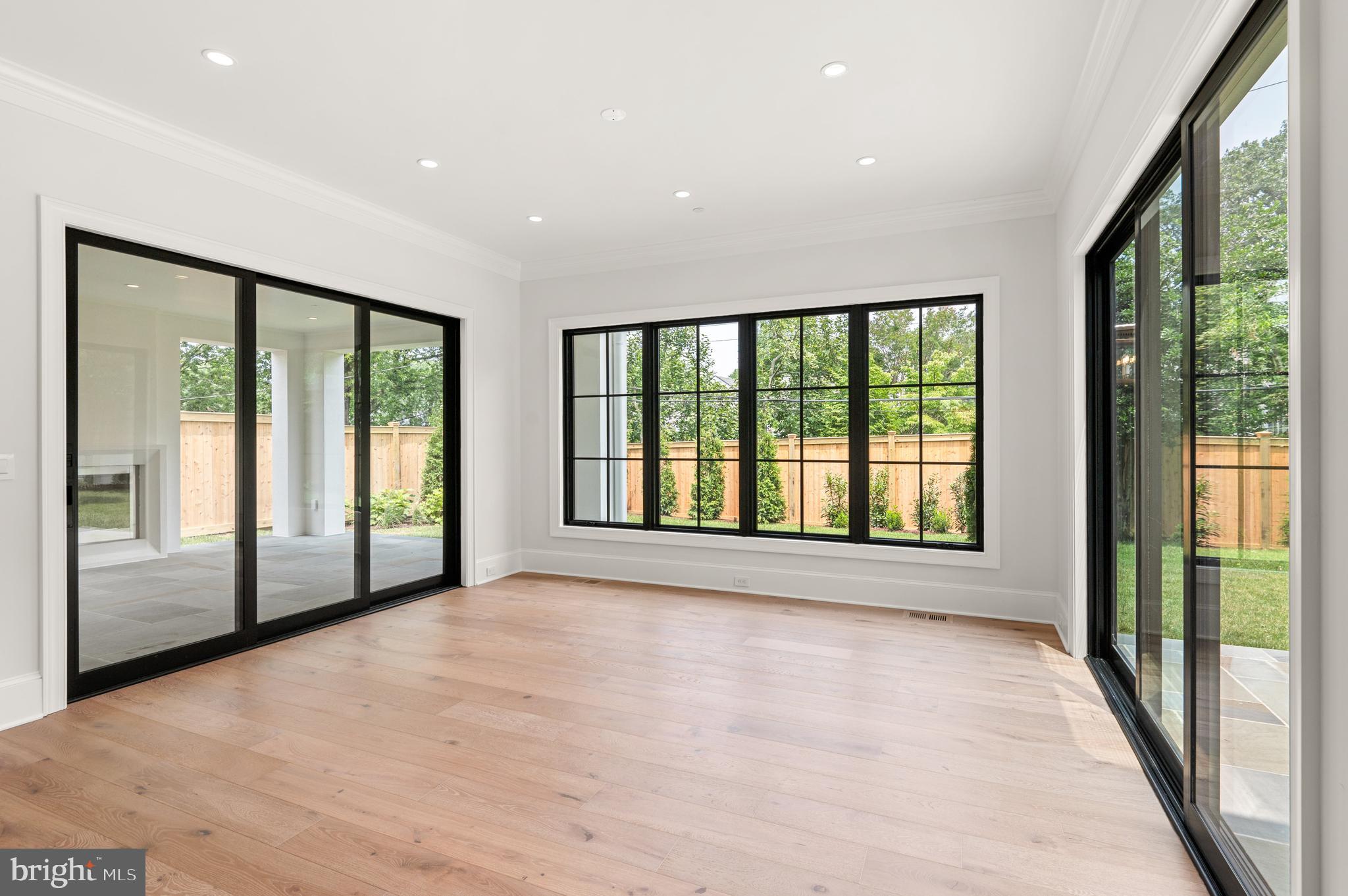 SPRING VALLEY - Residential