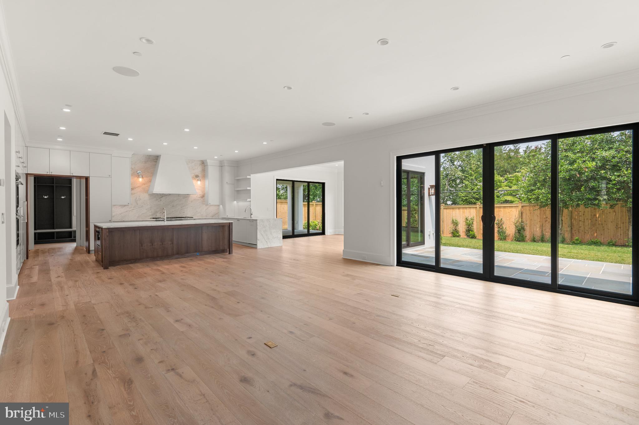 SPRING VALLEY - Residential