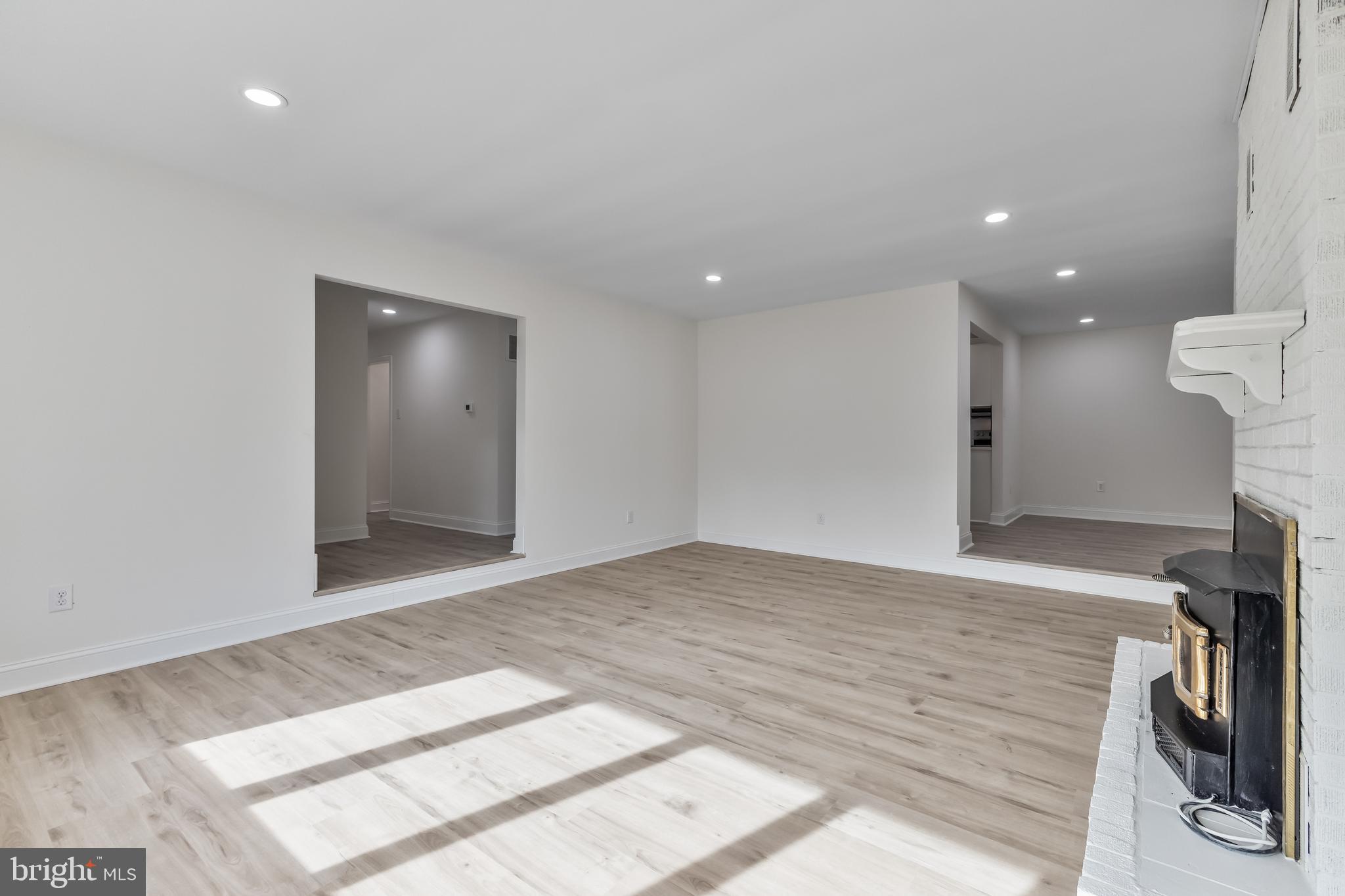 745 W CLAYTON AVENUE