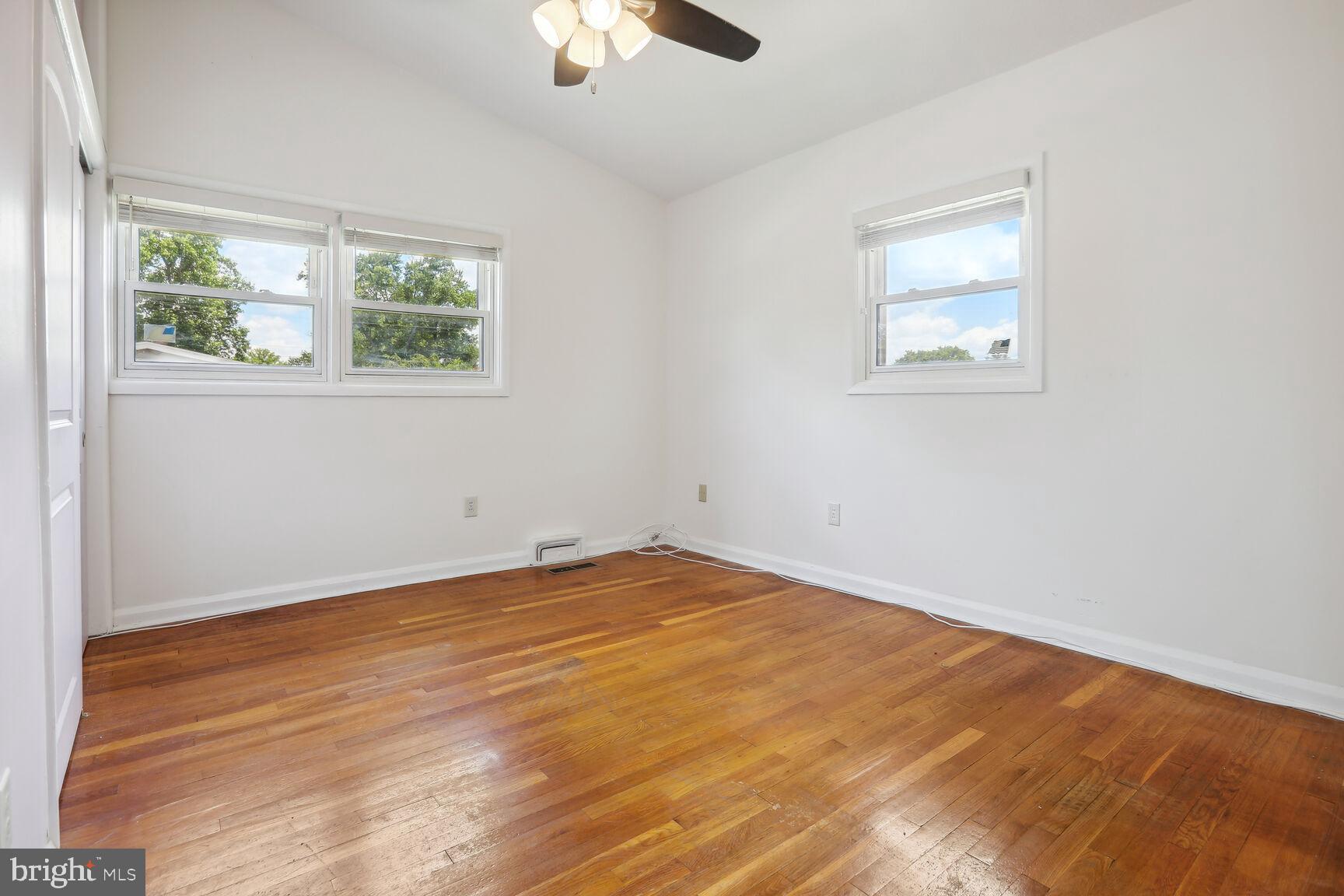 VALLEY STREAM - Residential