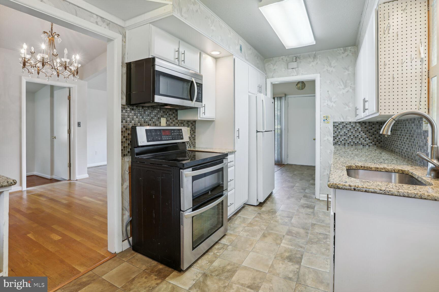 VALLEY STREAM - Residential