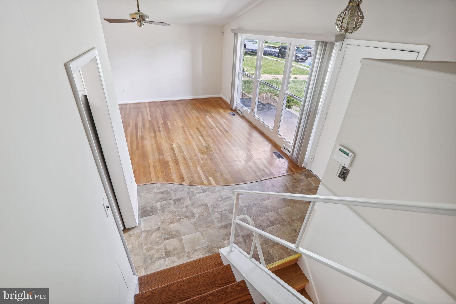 VALLEY STREAM - Residential