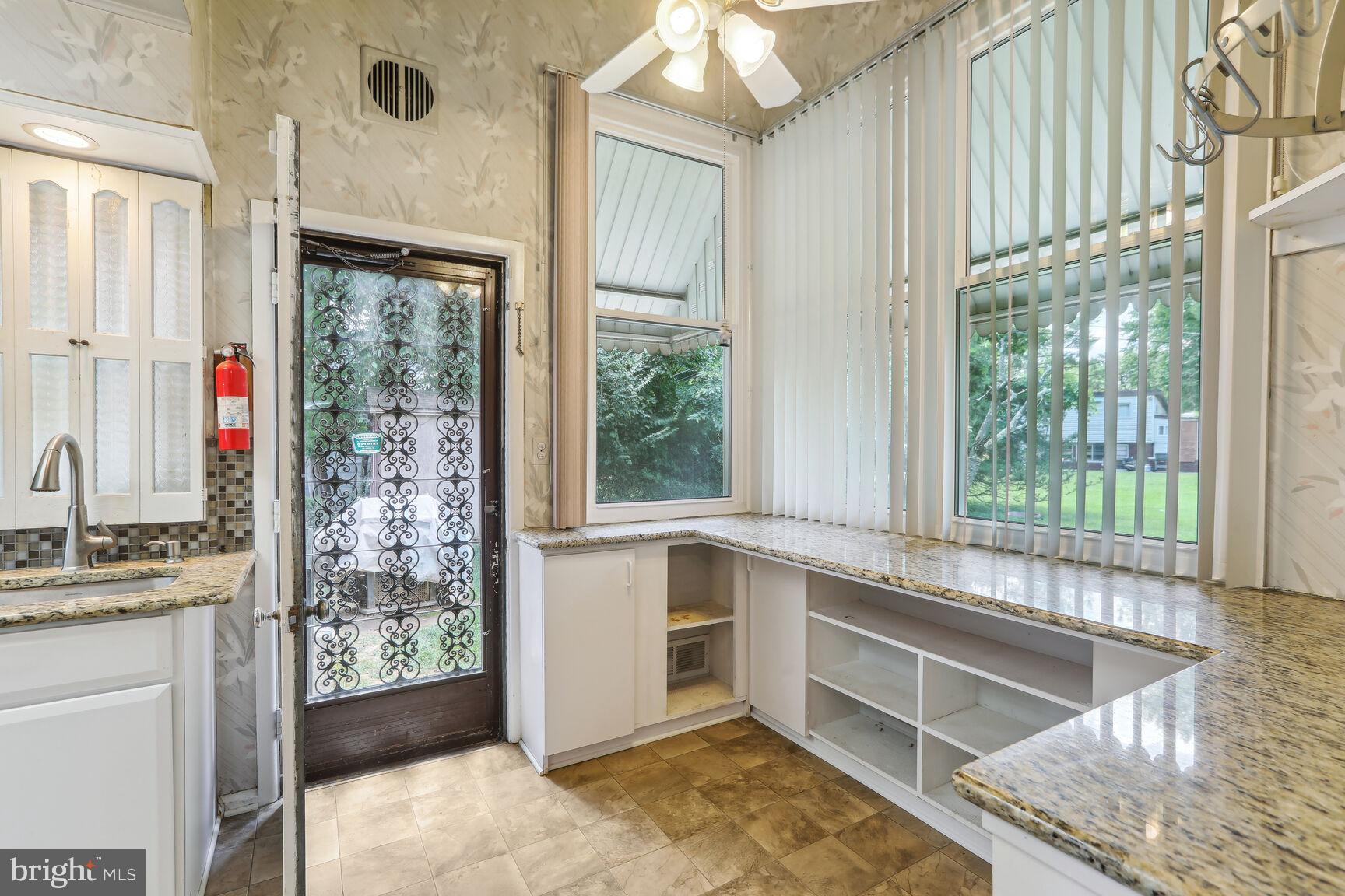 VALLEY STREAM - Residential