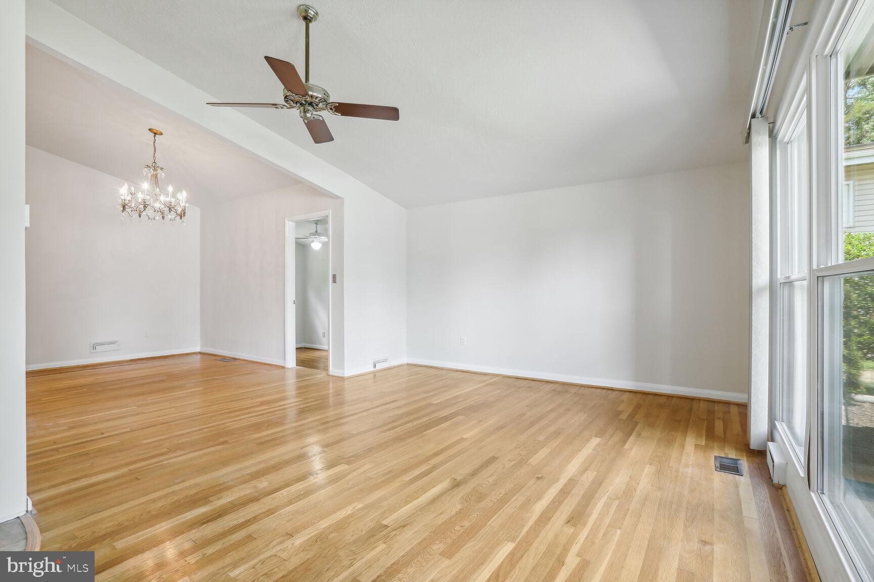 VALLEY STREAM - Residential