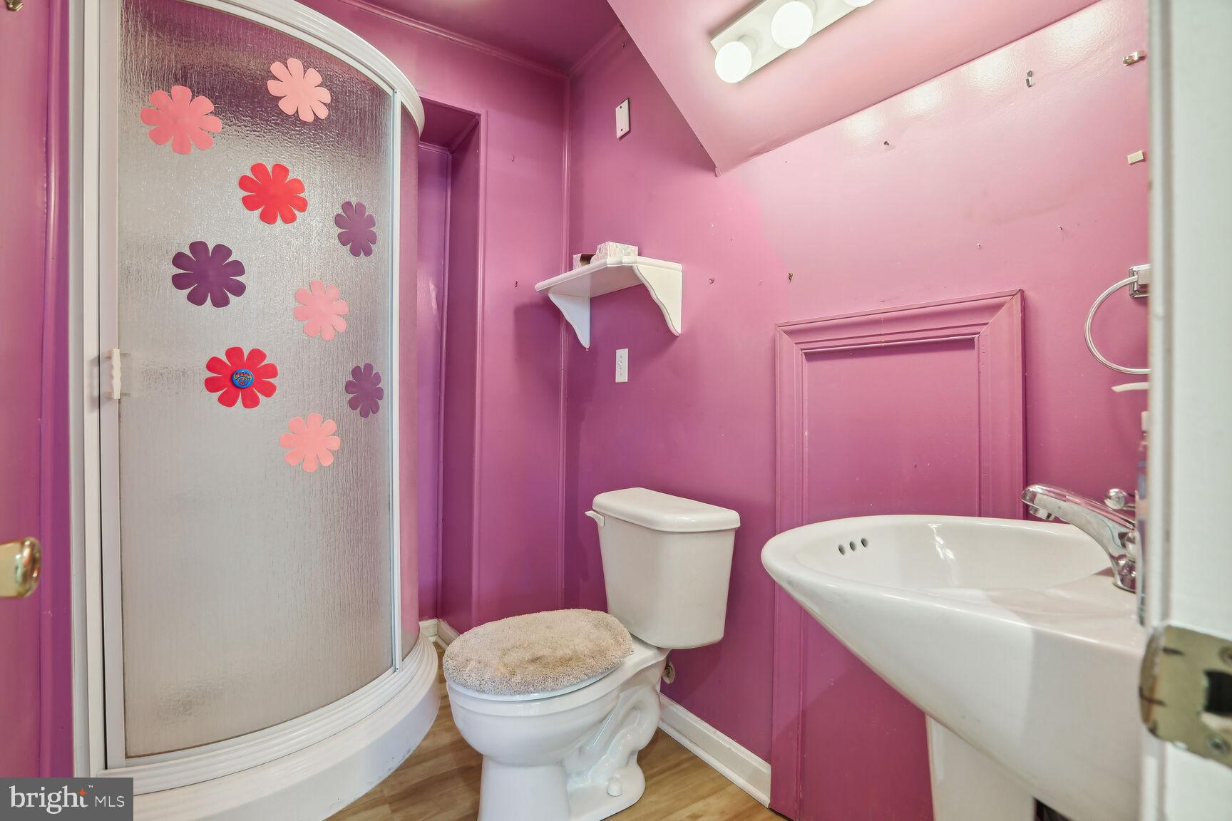 VALLEY STREAM - Residential