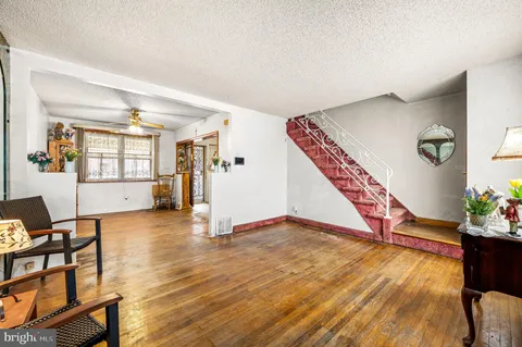 7215 Guyer Avenue, Philadelphia, PA MLS: PAPH2434912