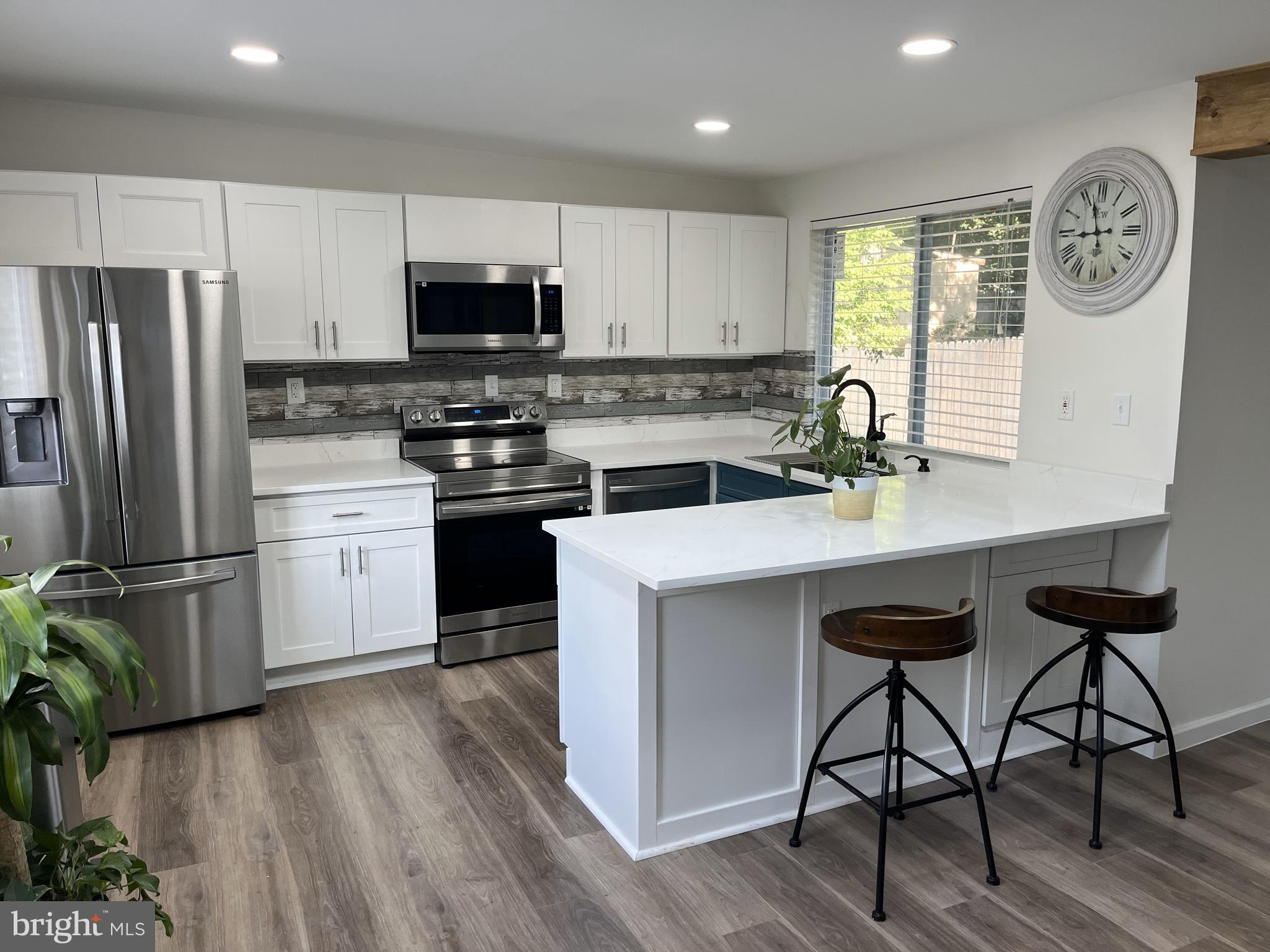 HOLLYWOOD PARK - Residential