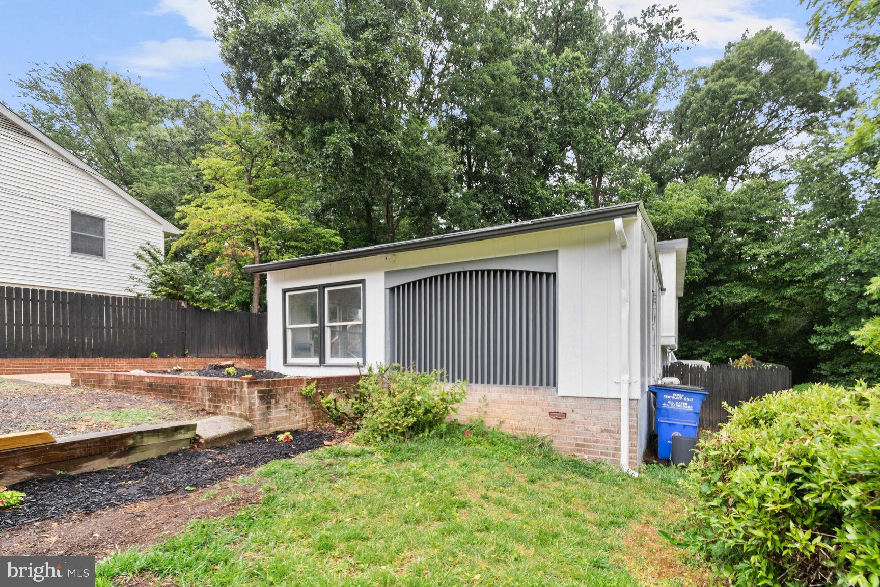 HOLLYWOOD PARK - Residential