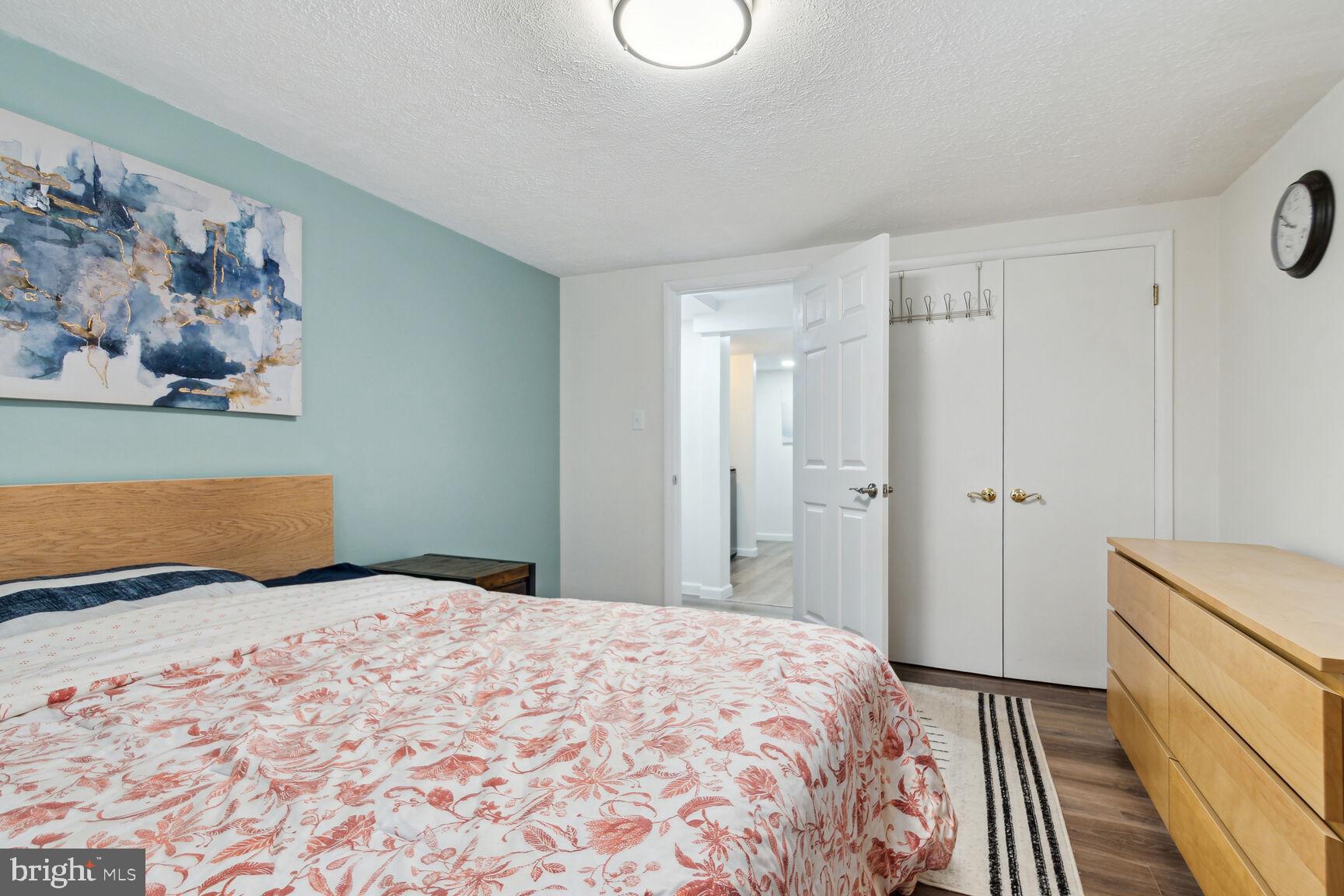 HOLLYWOOD PARK - Residential