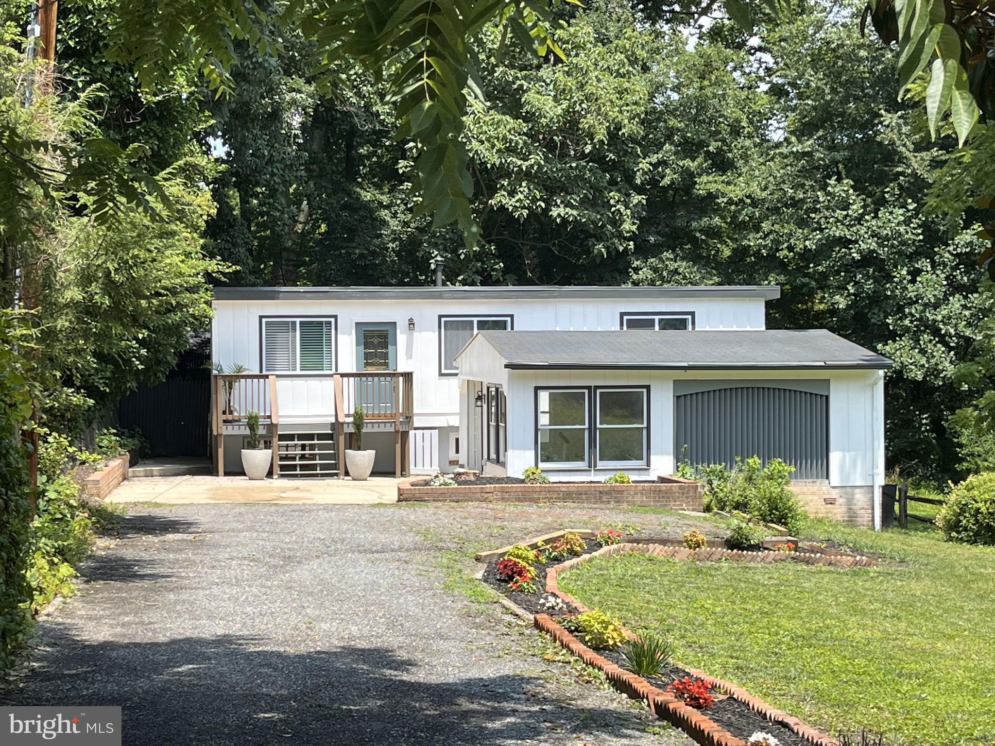 HOLLYWOOD PARK - Residential