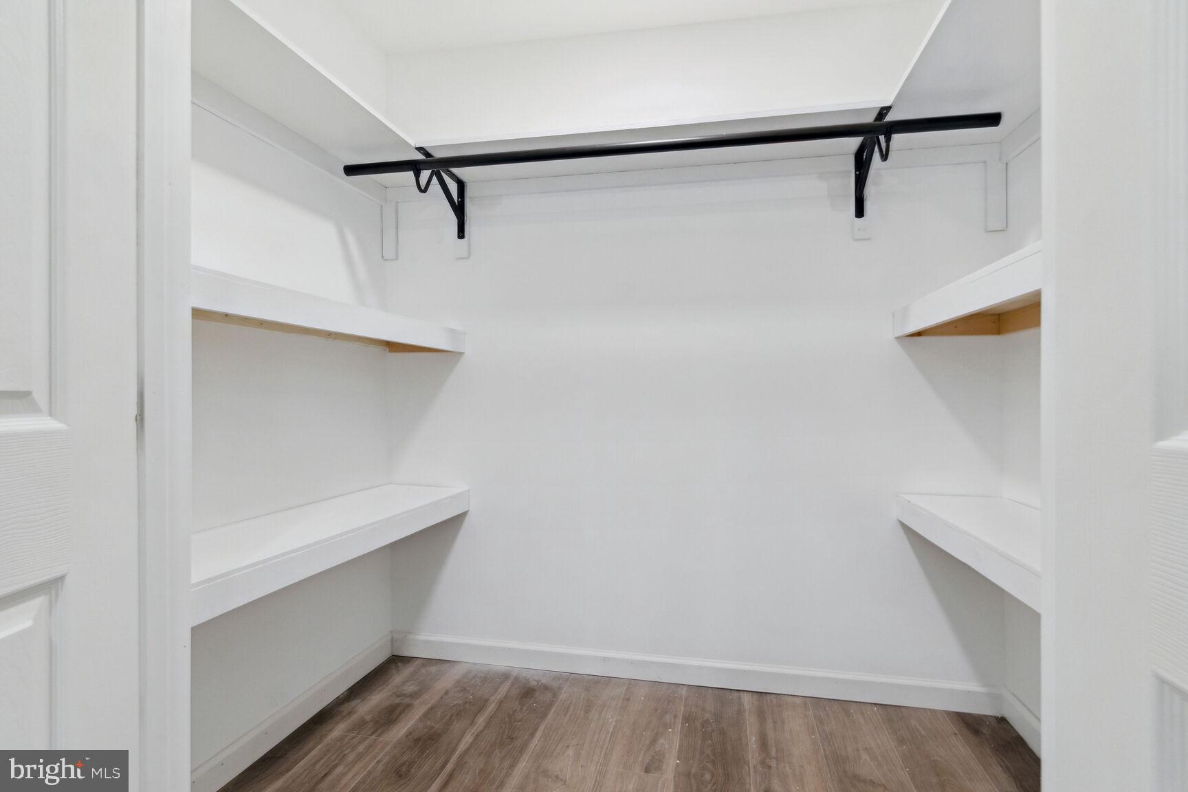 HOLLYWOOD PARK - Residential