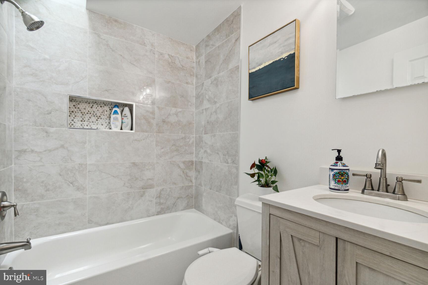 HOLLYWOOD PARK - Residential