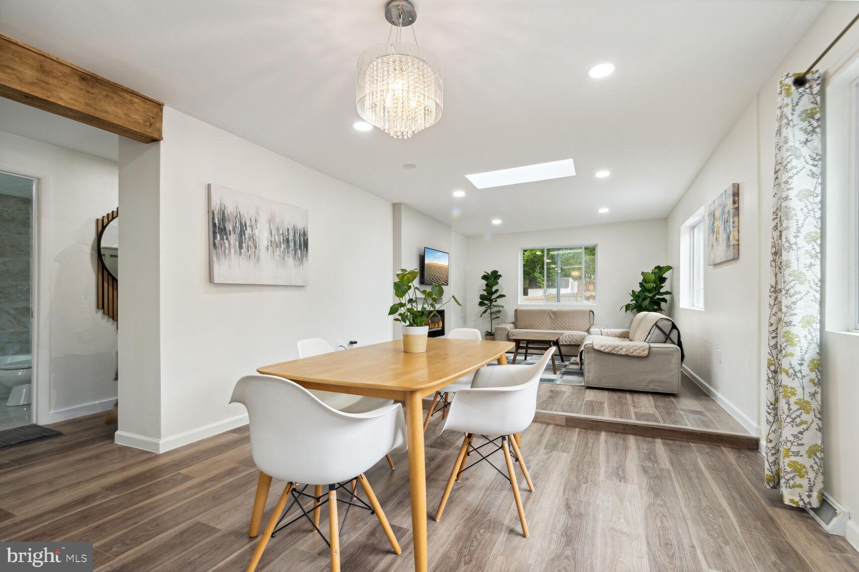 HOLLYWOOD PARK - Residential