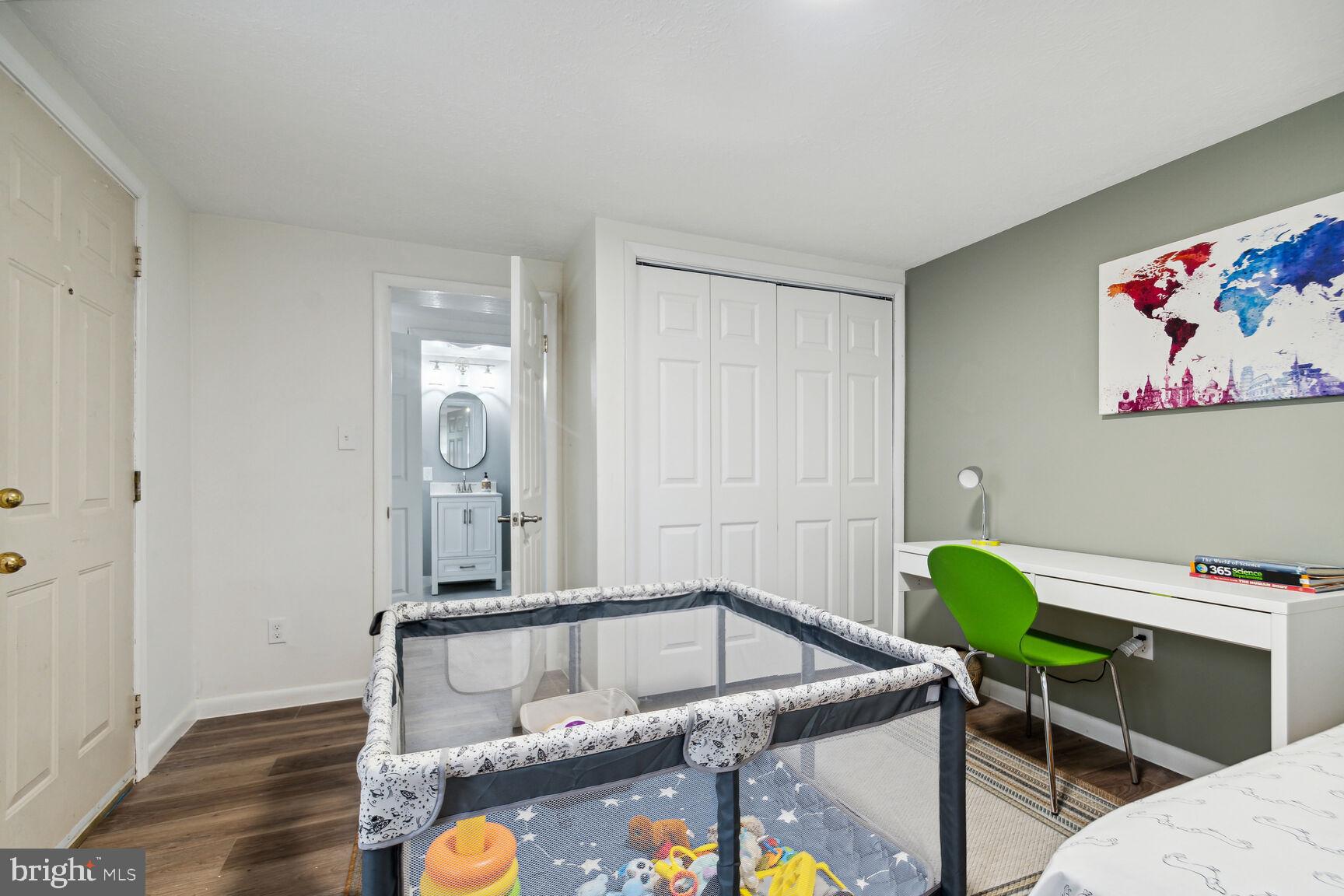 HOLLYWOOD PARK - Residential