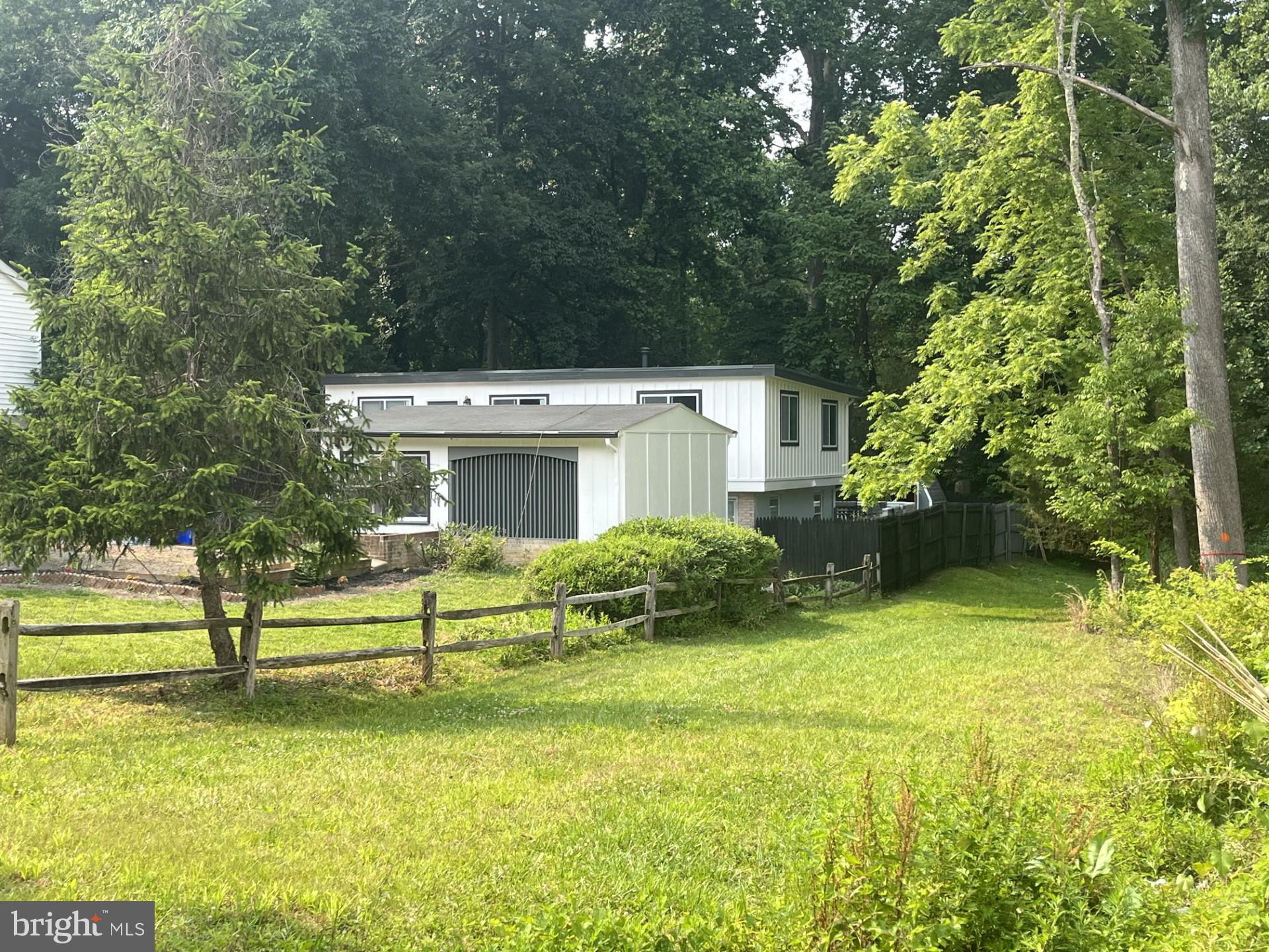 HOLLYWOOD PARK - Residential