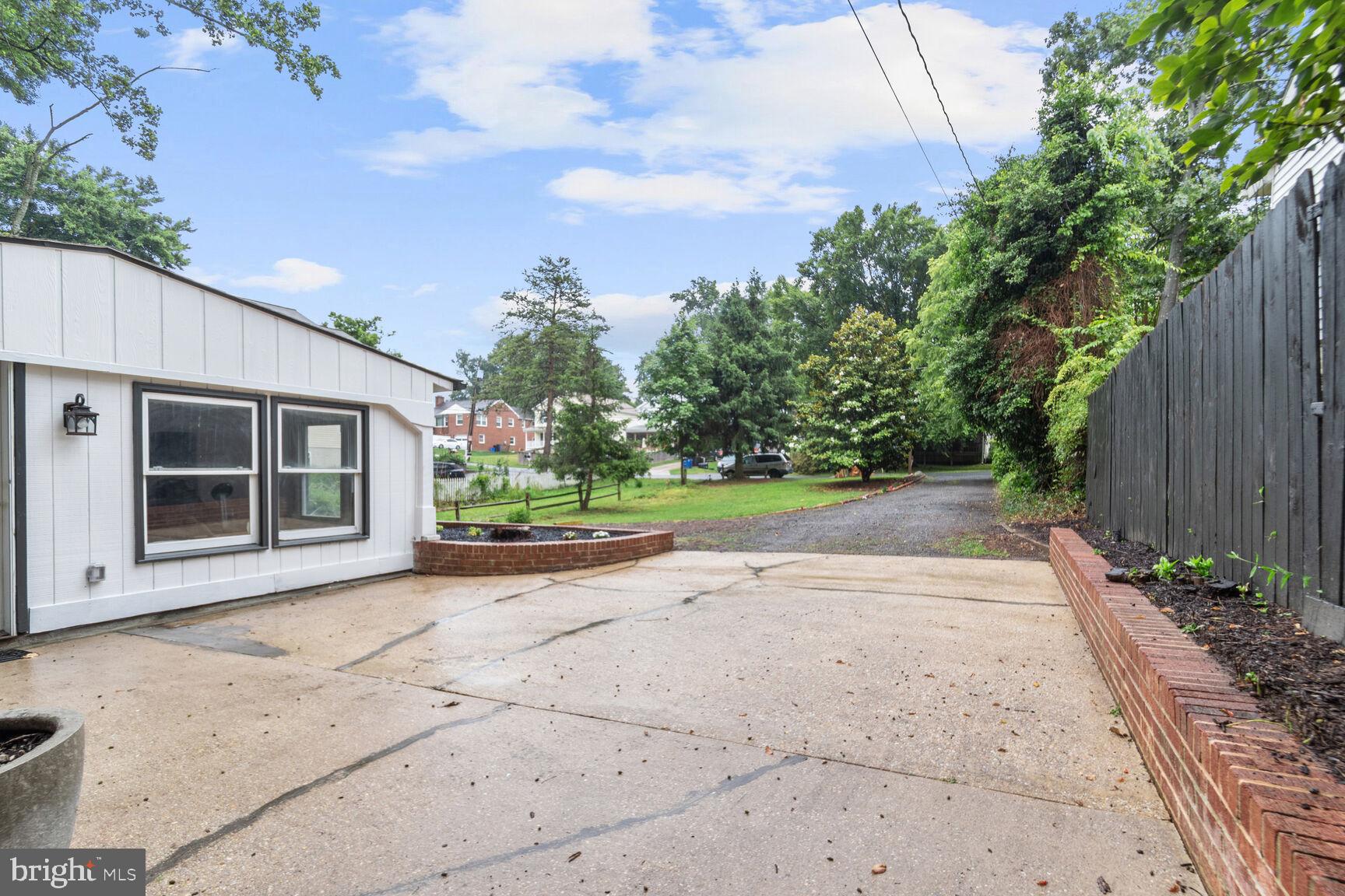 HOLLYWOOD PARK - Residential