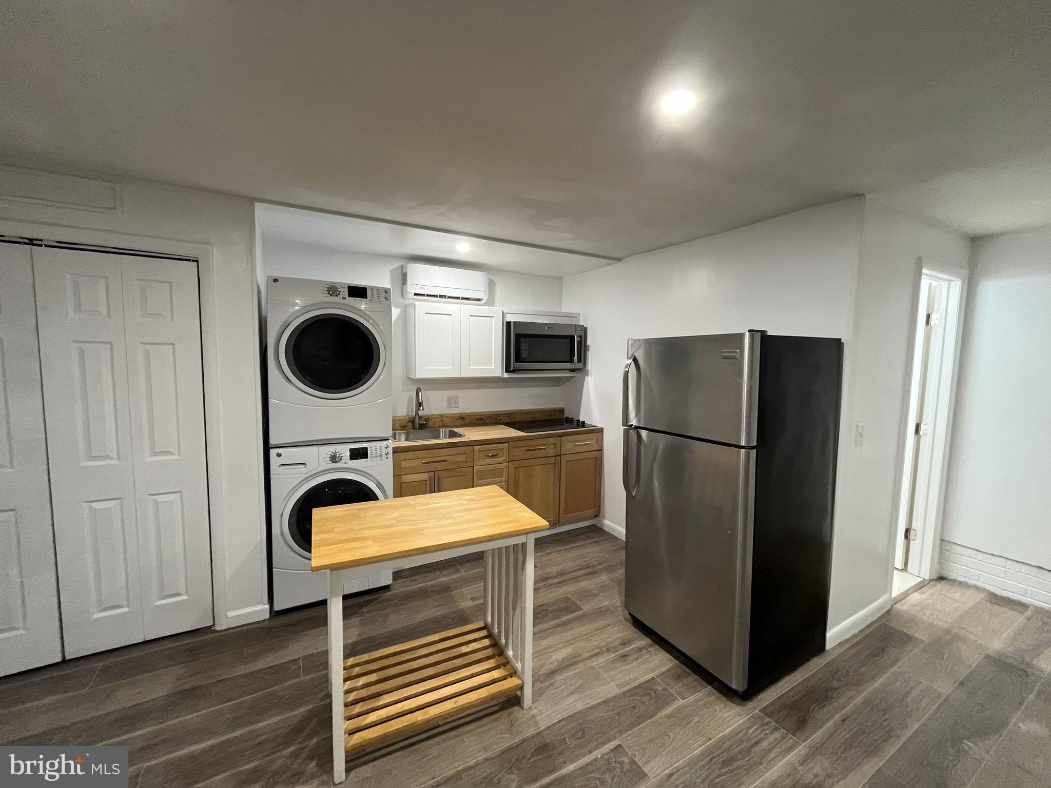 HOLLYWOOD PARK - Residential