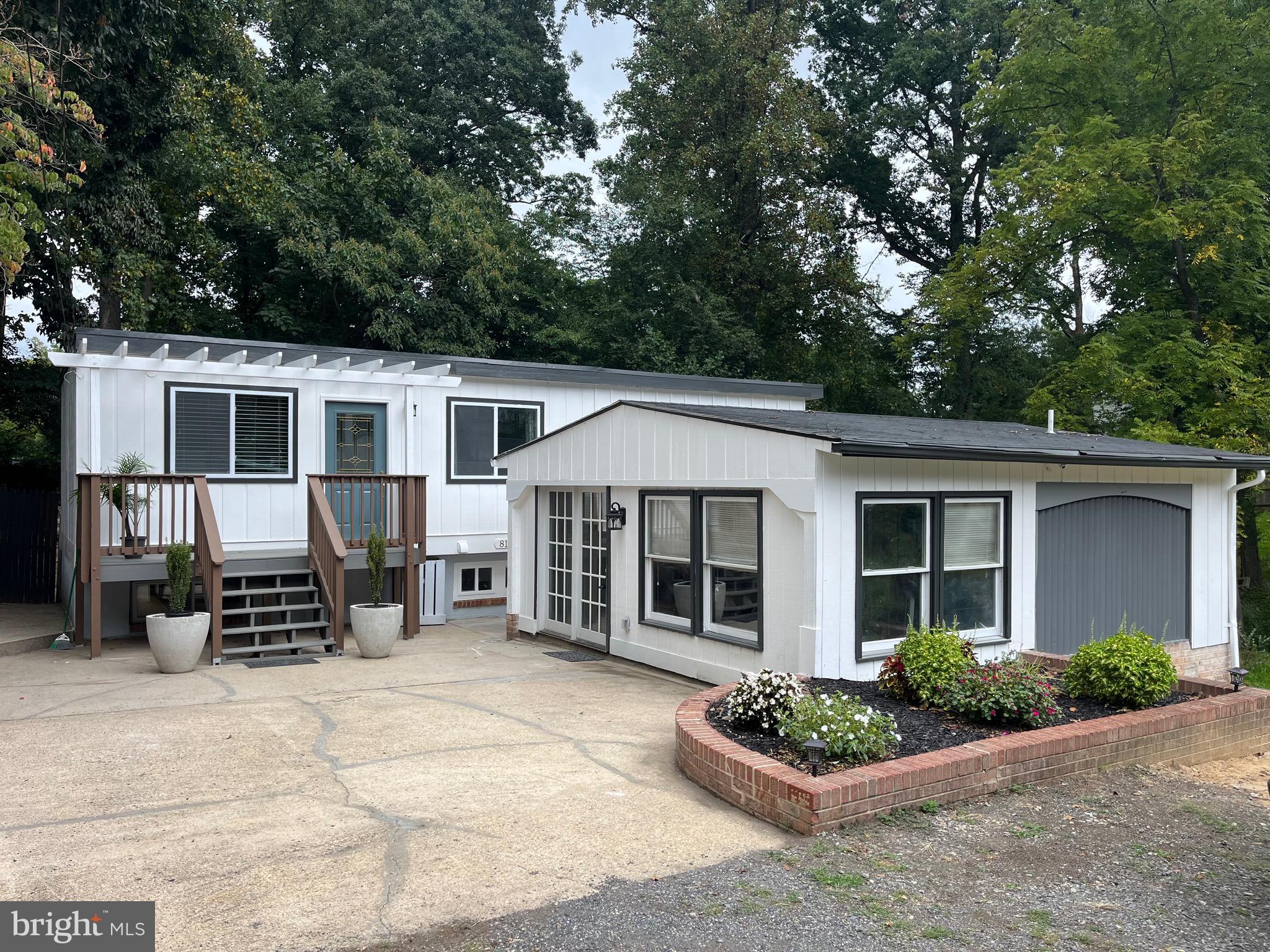 HOLLYWOOD PARK - Residential