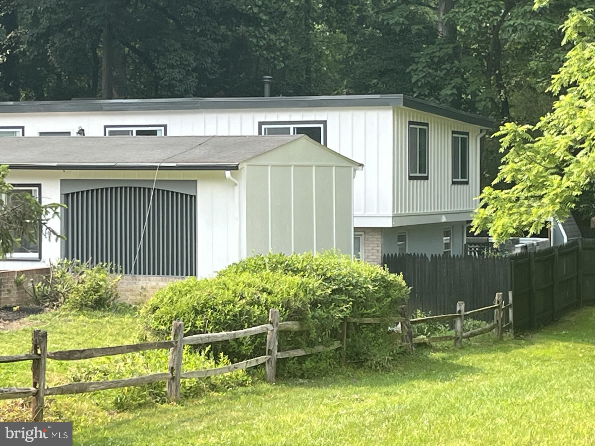 HOLLYWOOD PARK - Residential