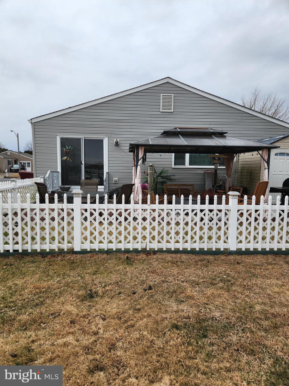 HOLIDAY CITY - CAREFREE - Residential