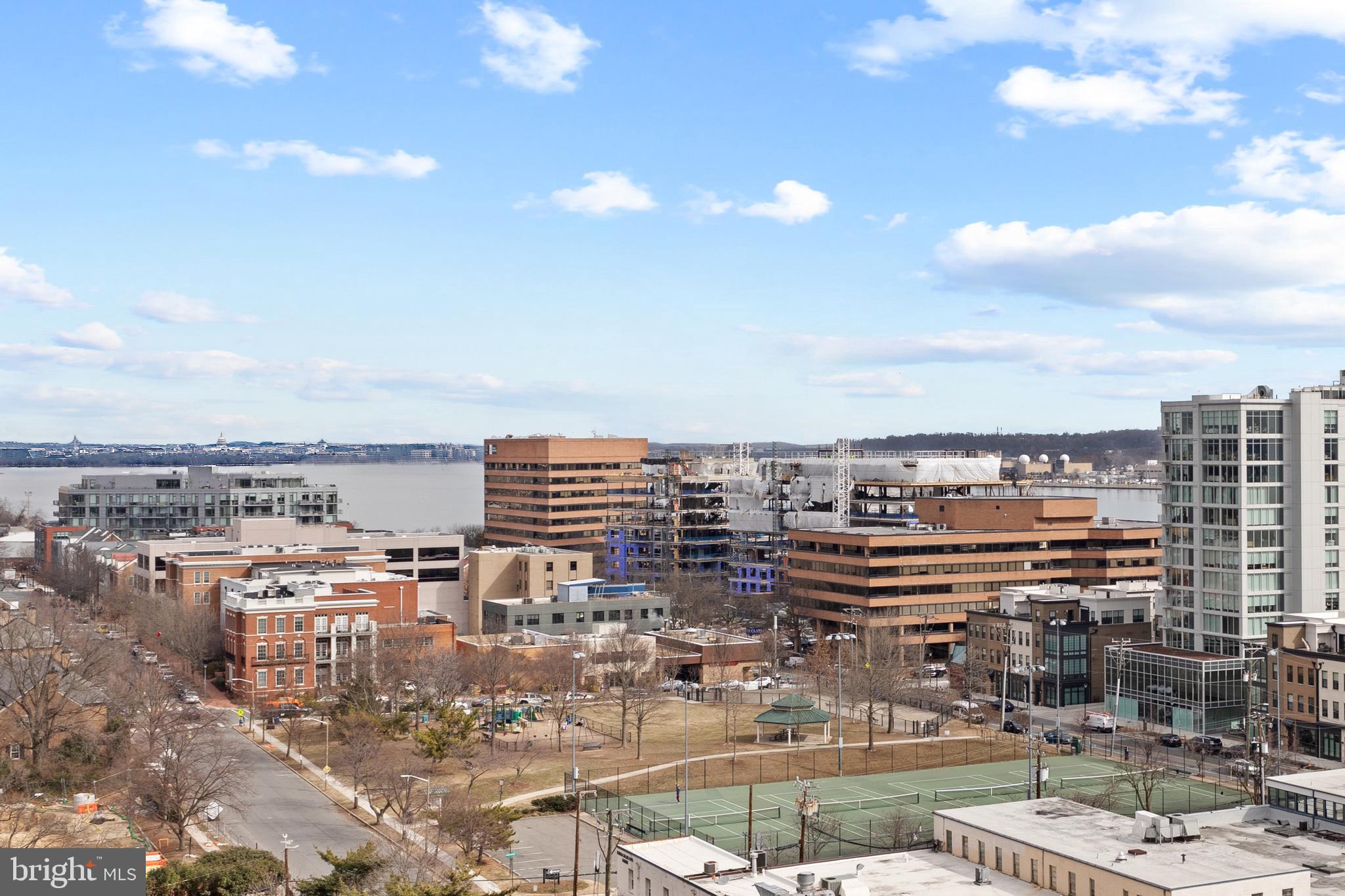 400 MADISON STREET 1307