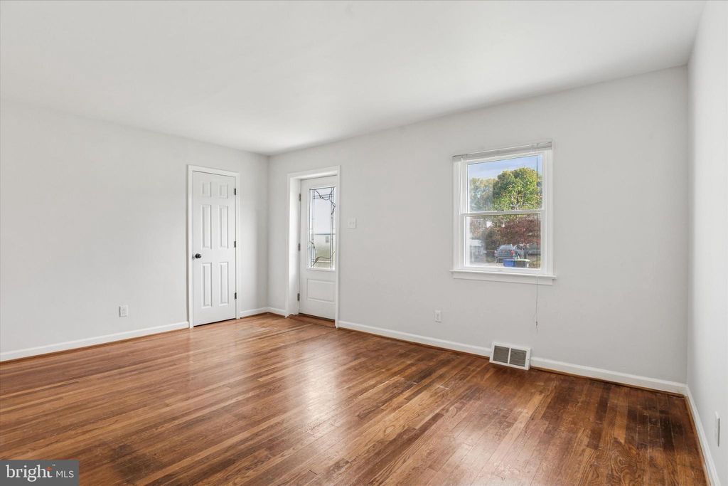 Photo of 206 Decalb Avenue, WILMINGTON, DE 19804 (MLS # DENC2092540)