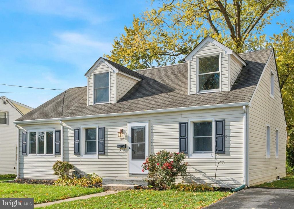 Photo of 206 Decalb Avenue, WILMINGTON, DE 19804 (MLS # DENC2092540)