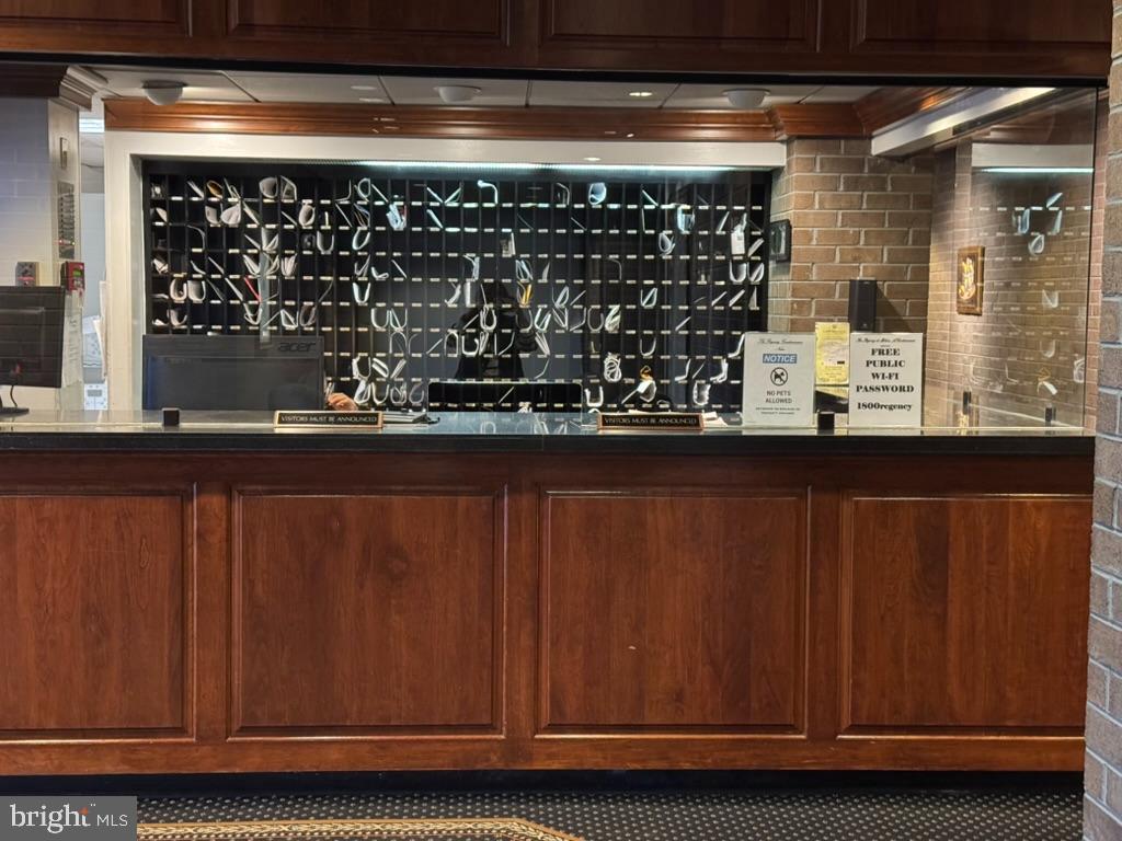 1800 OLD MEADOW ROAD 322