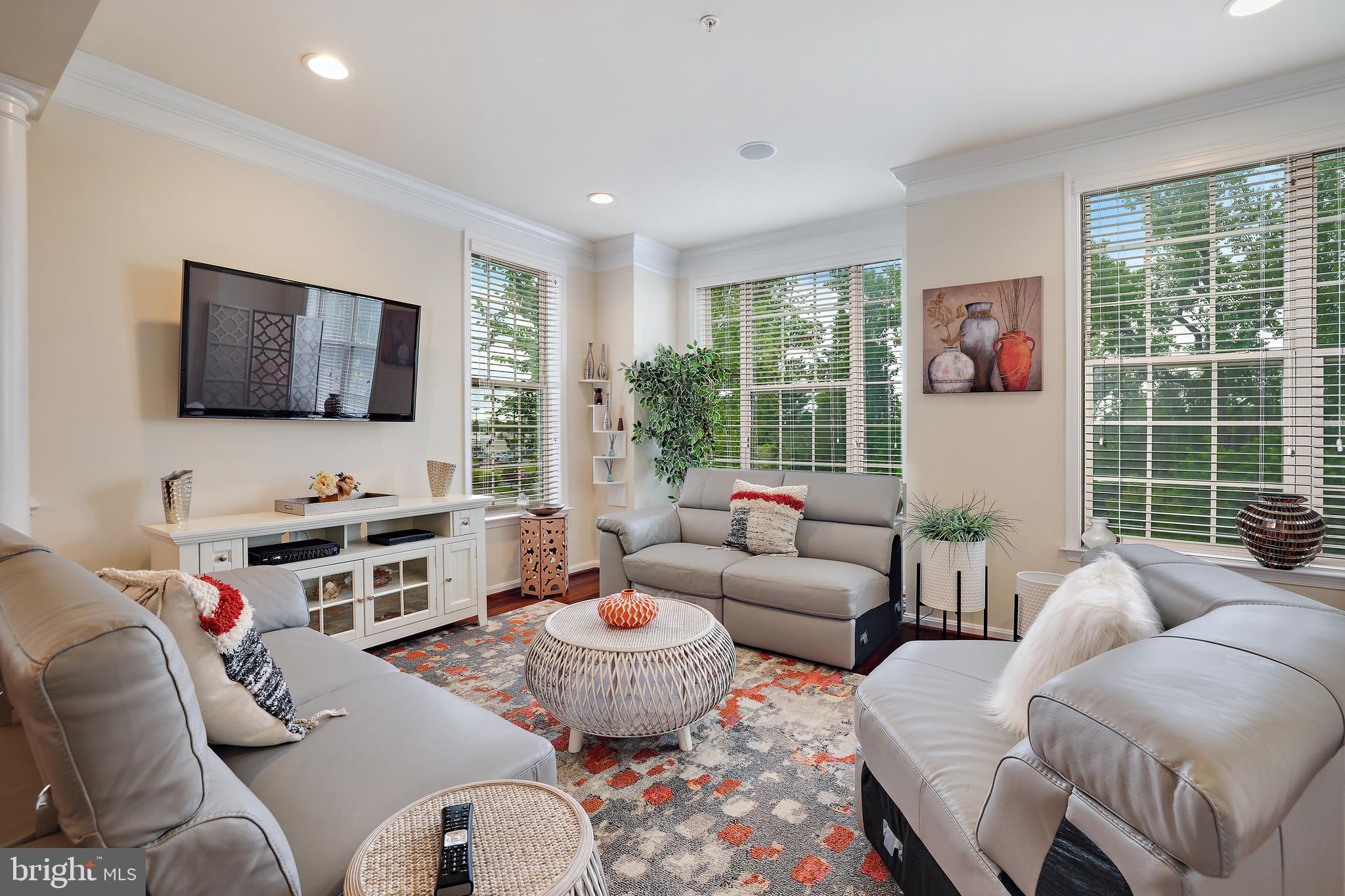 WOODMORE TOWNE CENTRE - Residential