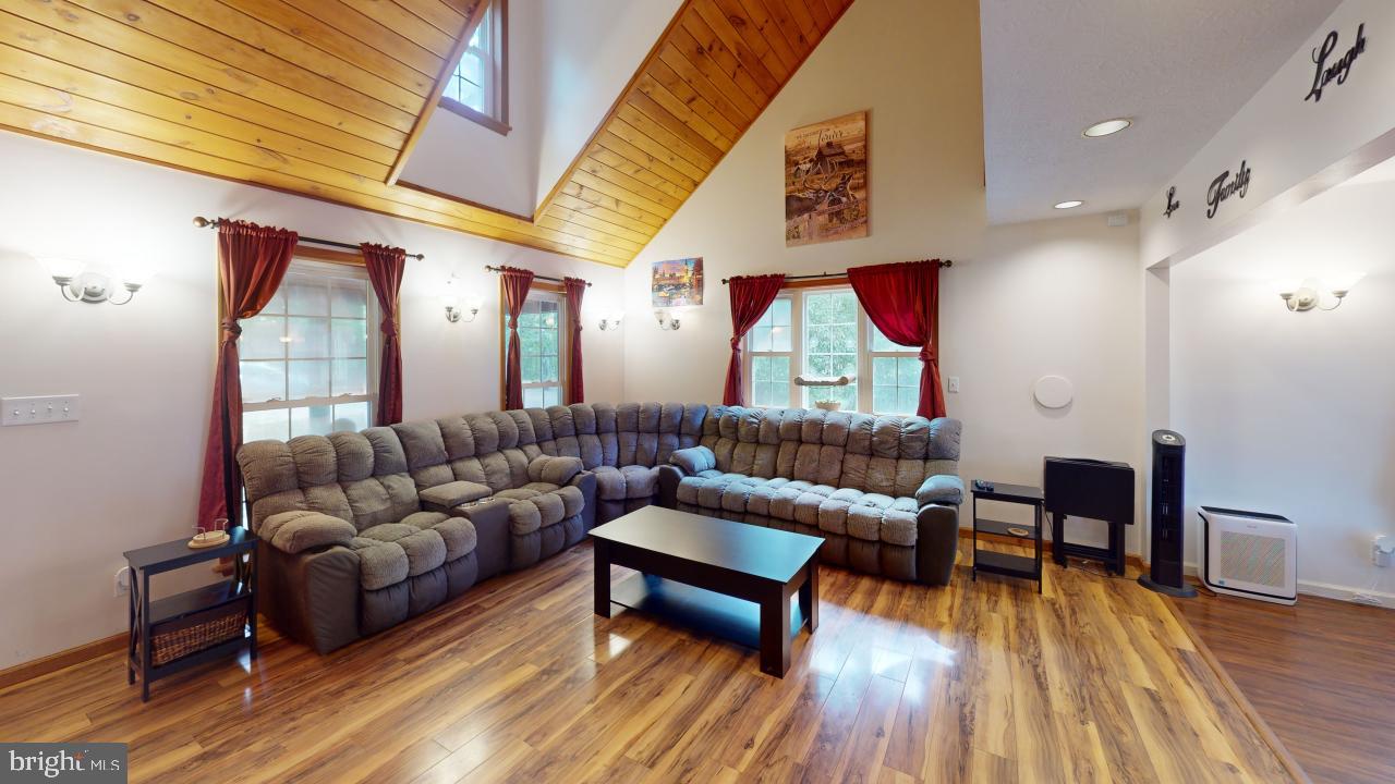 CRYSTAL VALLEY ESTATES - Residential