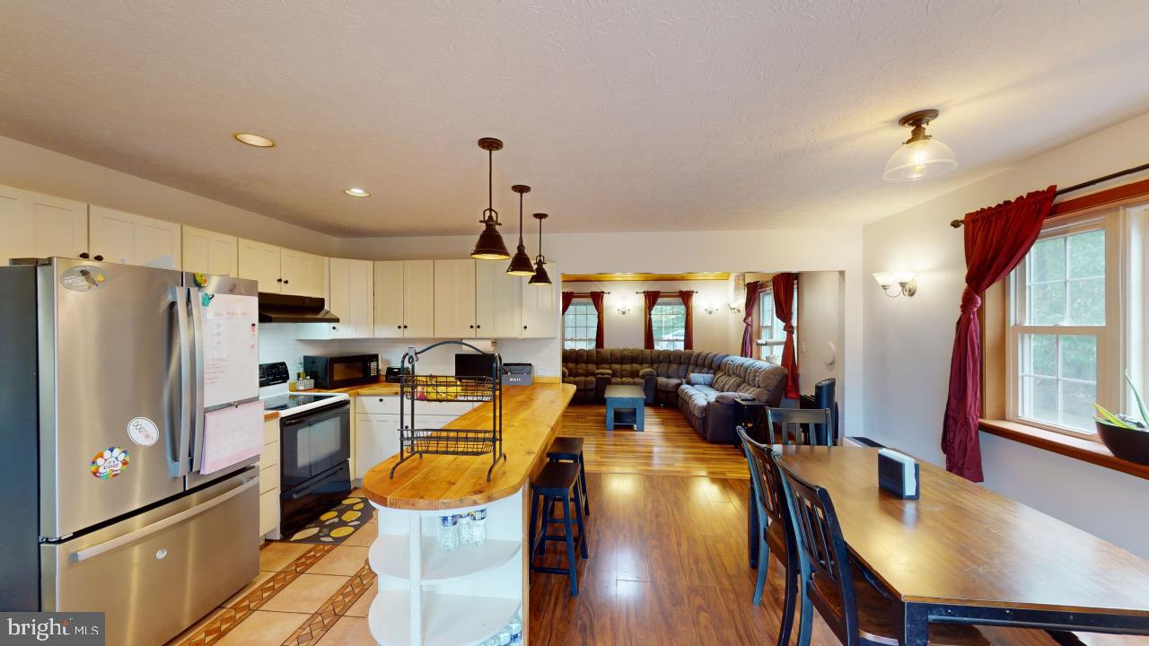 CRYSTAL VALLEY ESTATES - Residential