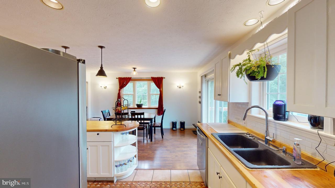 CRYSTAL VALLEY ESTATES - Residential