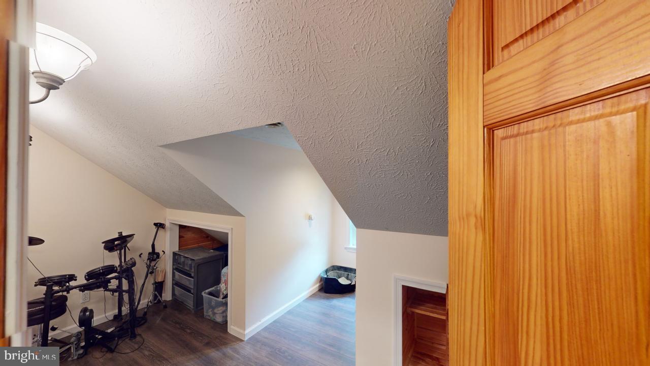 CRYSTAL VALLEY ESTATES - Residential