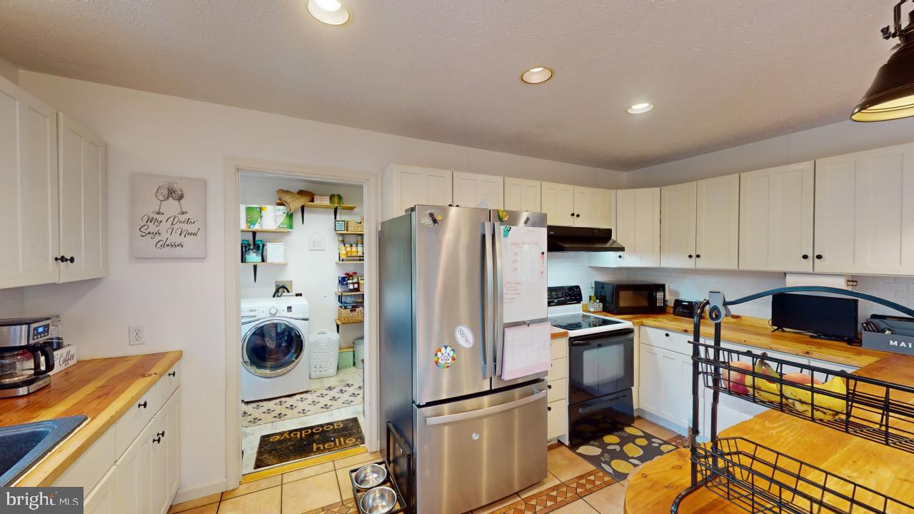 CRYSTAL VALLEY ESTATES - Residential