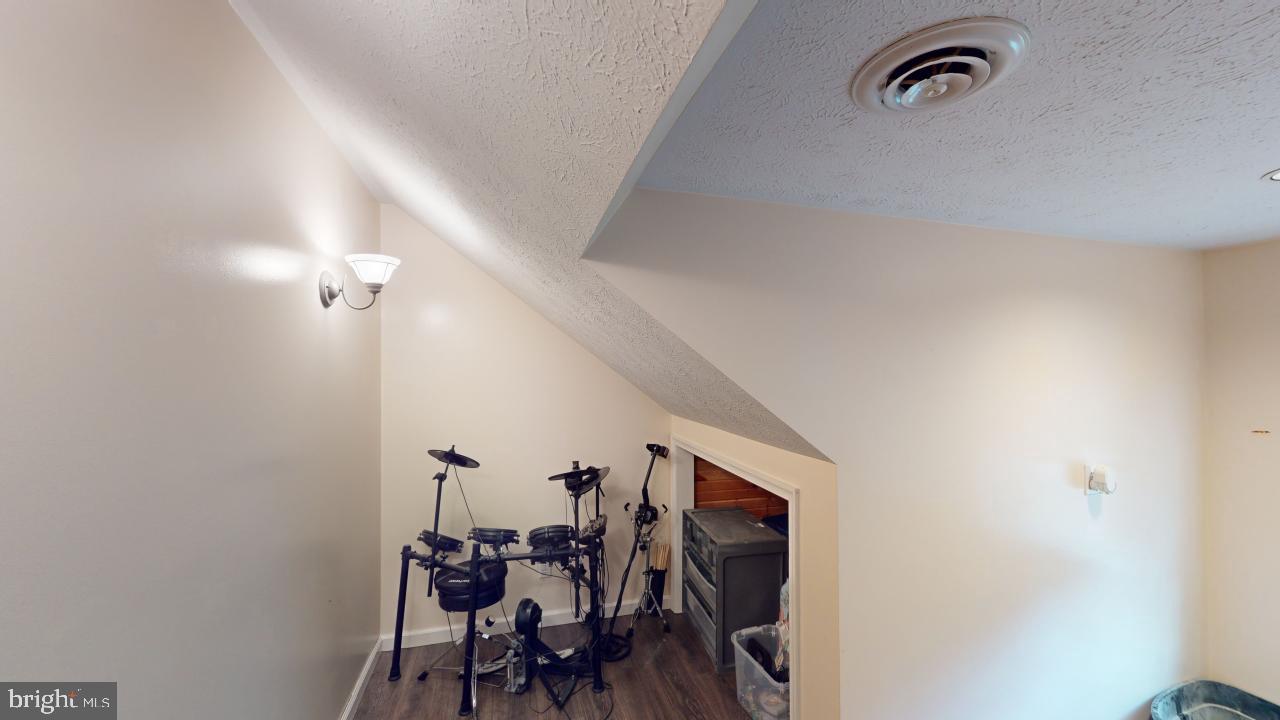 CRYSTAL VALLEY ESTATES - Residential