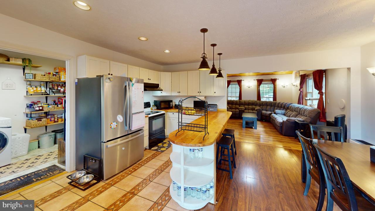 CRYSTAL VALLEY ESTATES - Residential