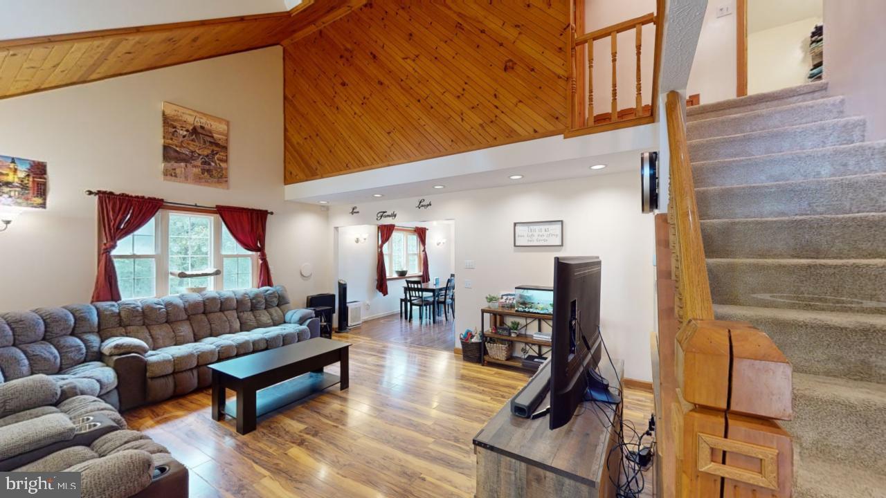 CRYSTAL VALLEY ESTATES - Residential